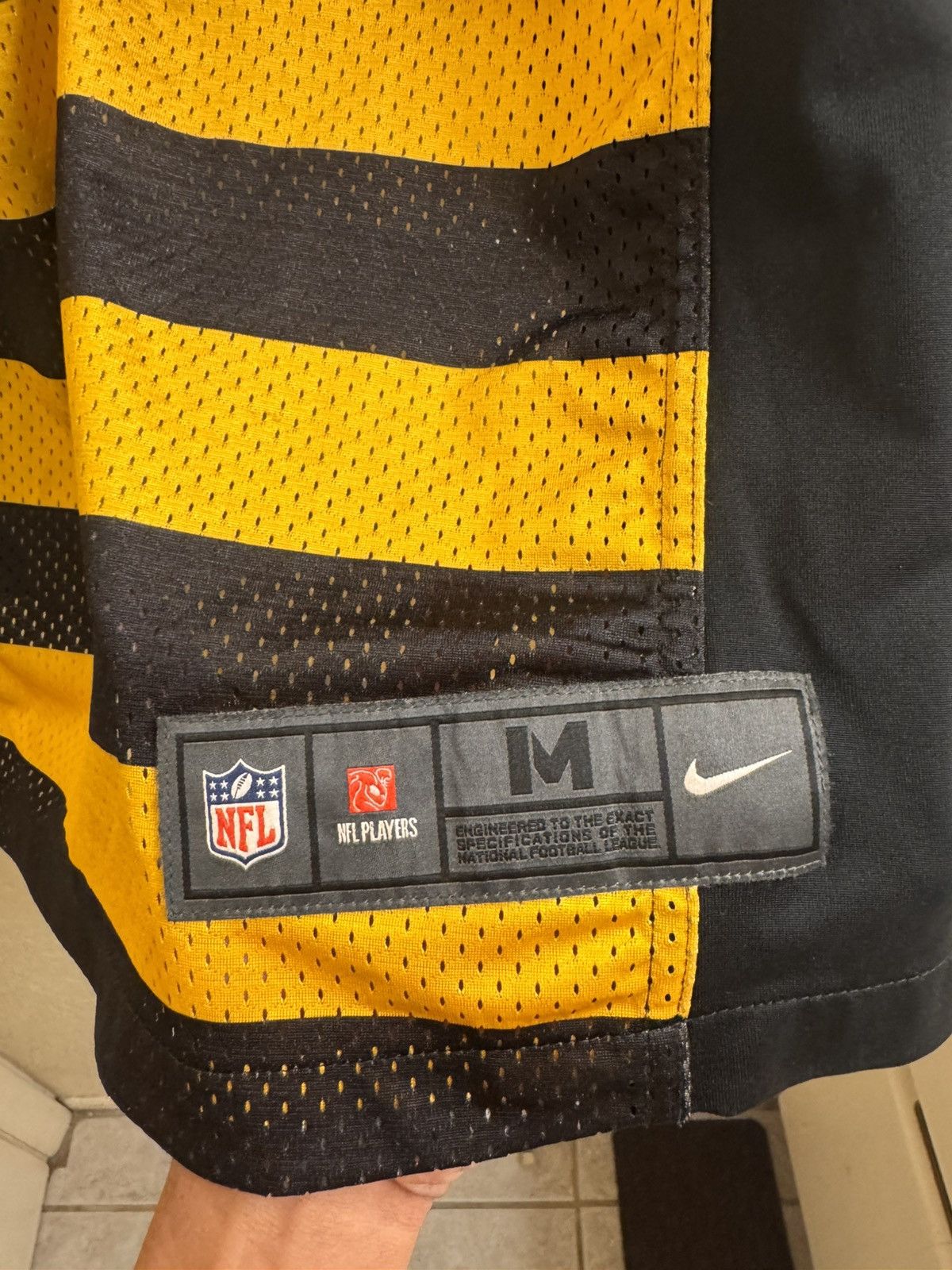 NFL × Nike Authentic Antonio Brown Steelers Bumblebee Jersey - Size M Size US M / EU 48-50 / 2 - 5 Thumbnail