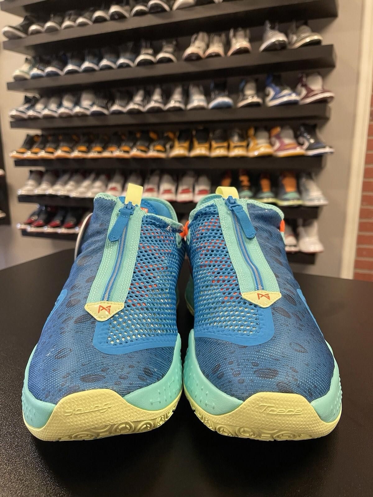 Nike Size 12 - Nike PG 4 x NBA 2K20 Gatorade 2K Gamer Exclusive Size US 12 / EU 45 - 2 Thumbnail