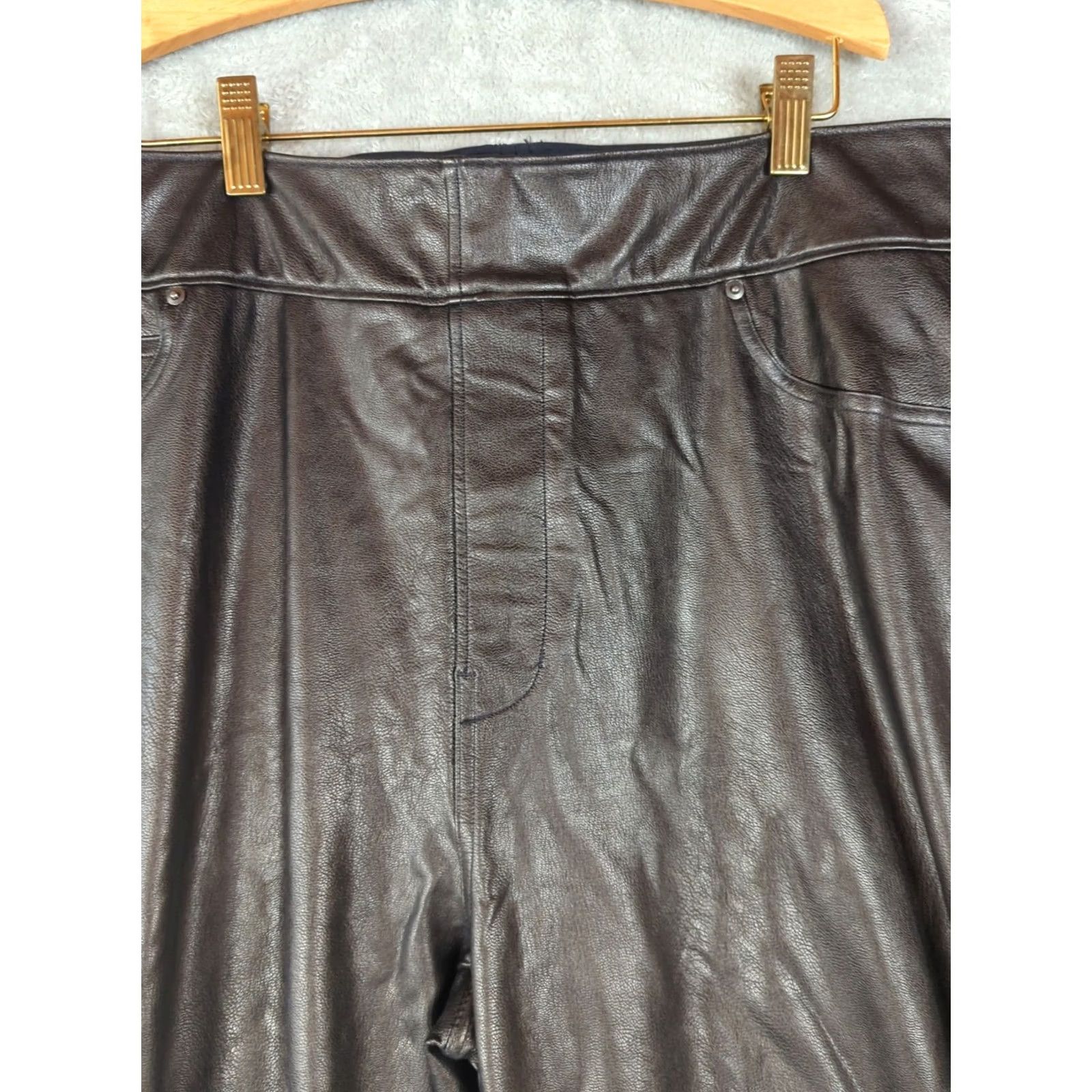 Spanx Spanx Leather Like Pull On Pants 1X Black Ankle Slimming Slim Flat Front Plus Size Rock City Motorcycle Womens Pants Size 40" / US 18 - 2 Thumbnail