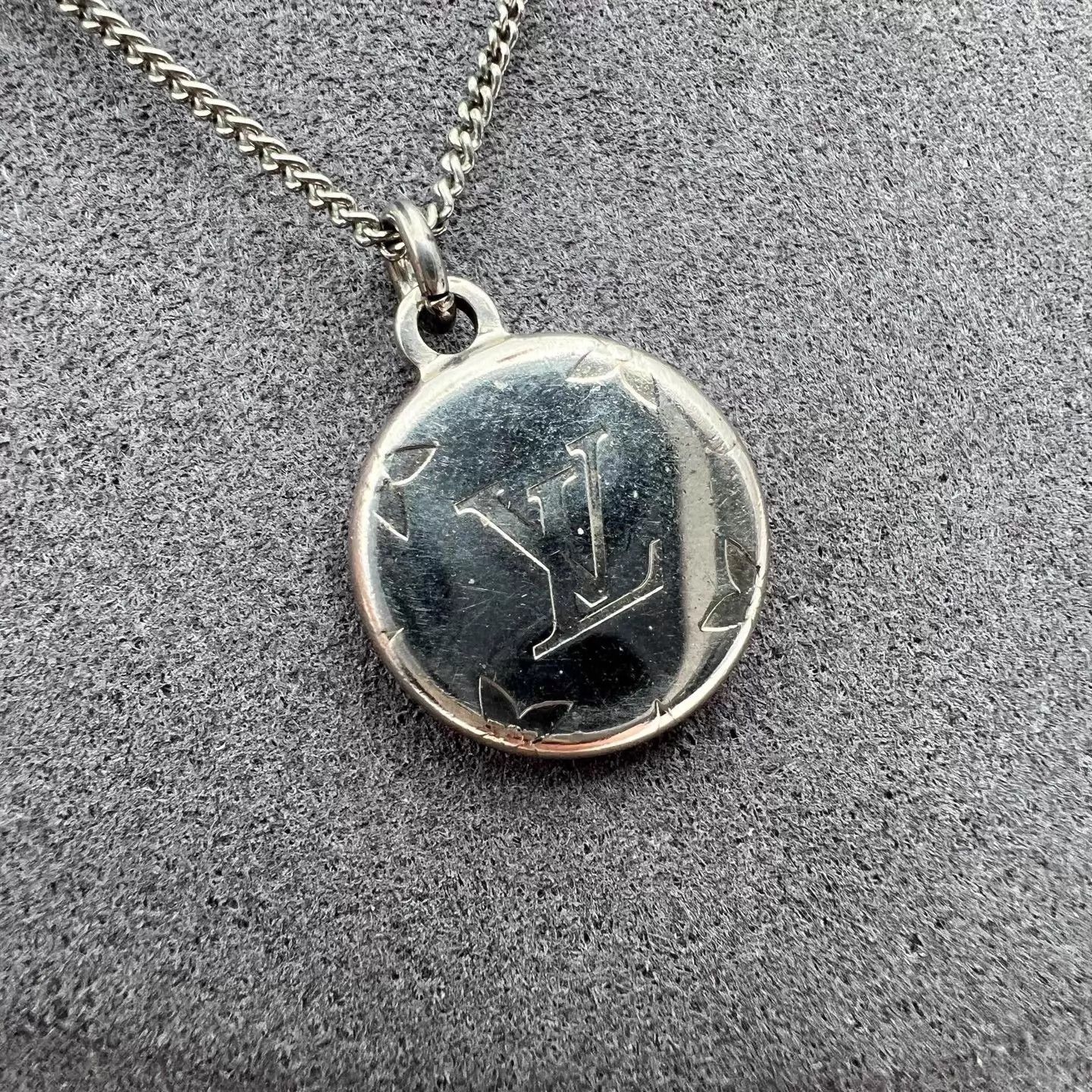 Louis Vuitton LV 3-in-1 Engraved Monogram Necklace Size ONE SIZE - 4 Thumbnail