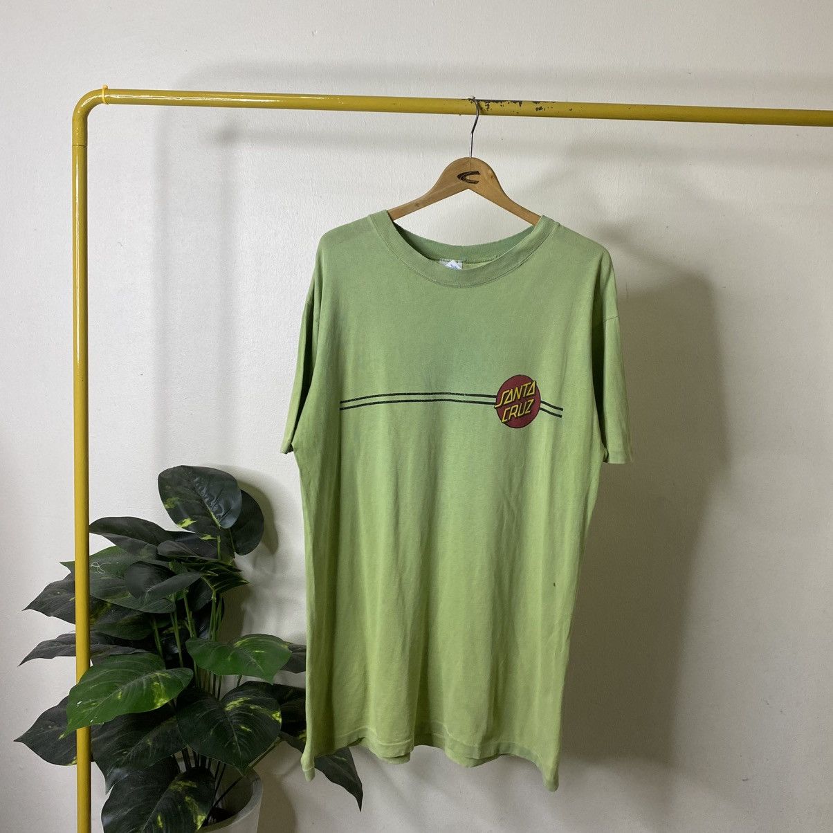 Santa Cruz Skateboards Vintage 1990s Santa Cruz Skateboards Belton Tag T Shirt Size US L / EU 52-54 / 3 - 7 Thumbnail