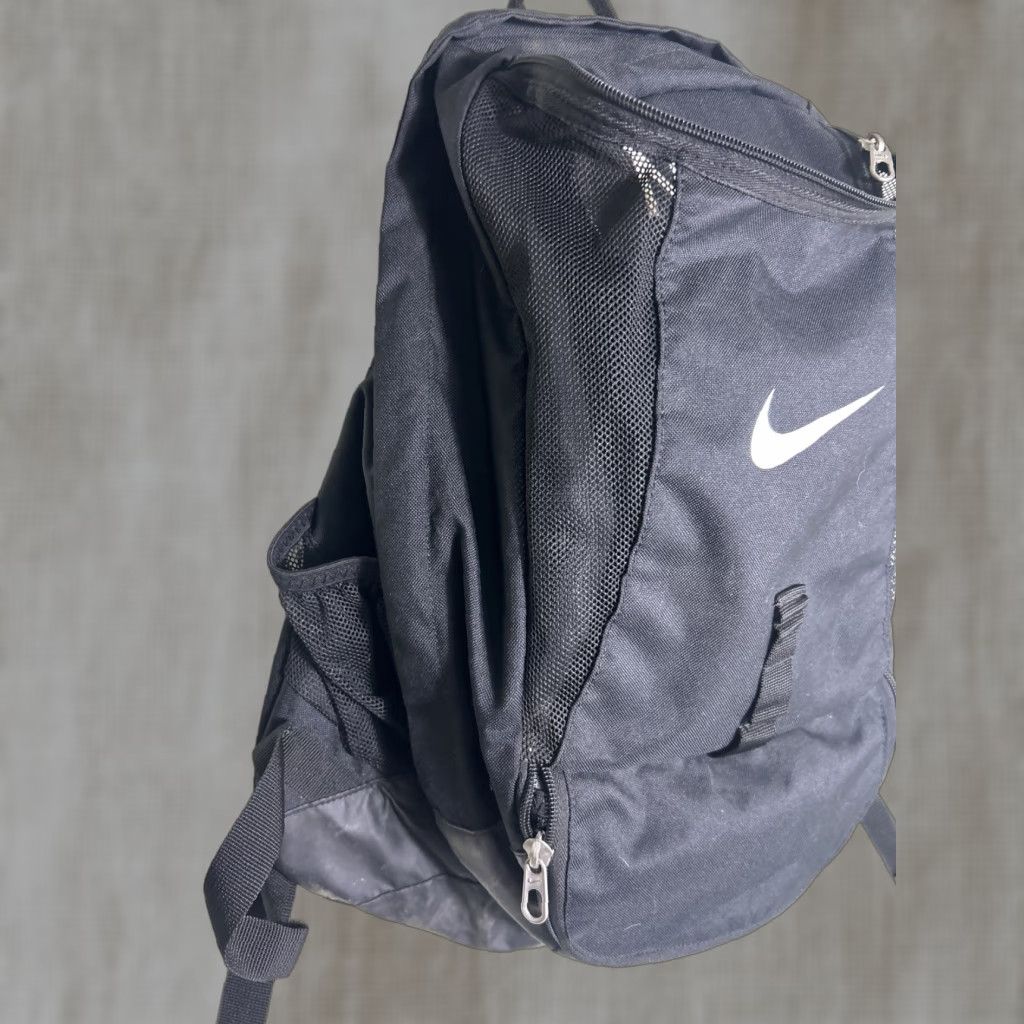 Nike Team Club Backpack Men Large Black Polyester Backpack 17x14x9 Embroidered Nike Team Club BA5190-064