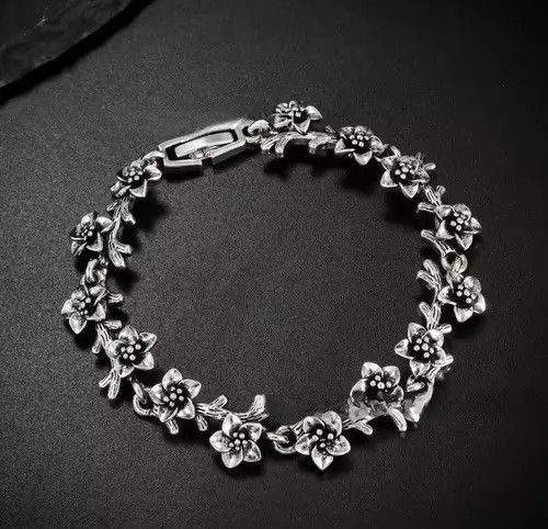 Other Vintage 2000s Style Silver Flowers Hip Hop Punk Bracelet Size ONE SIZE - 6 Thumbnail