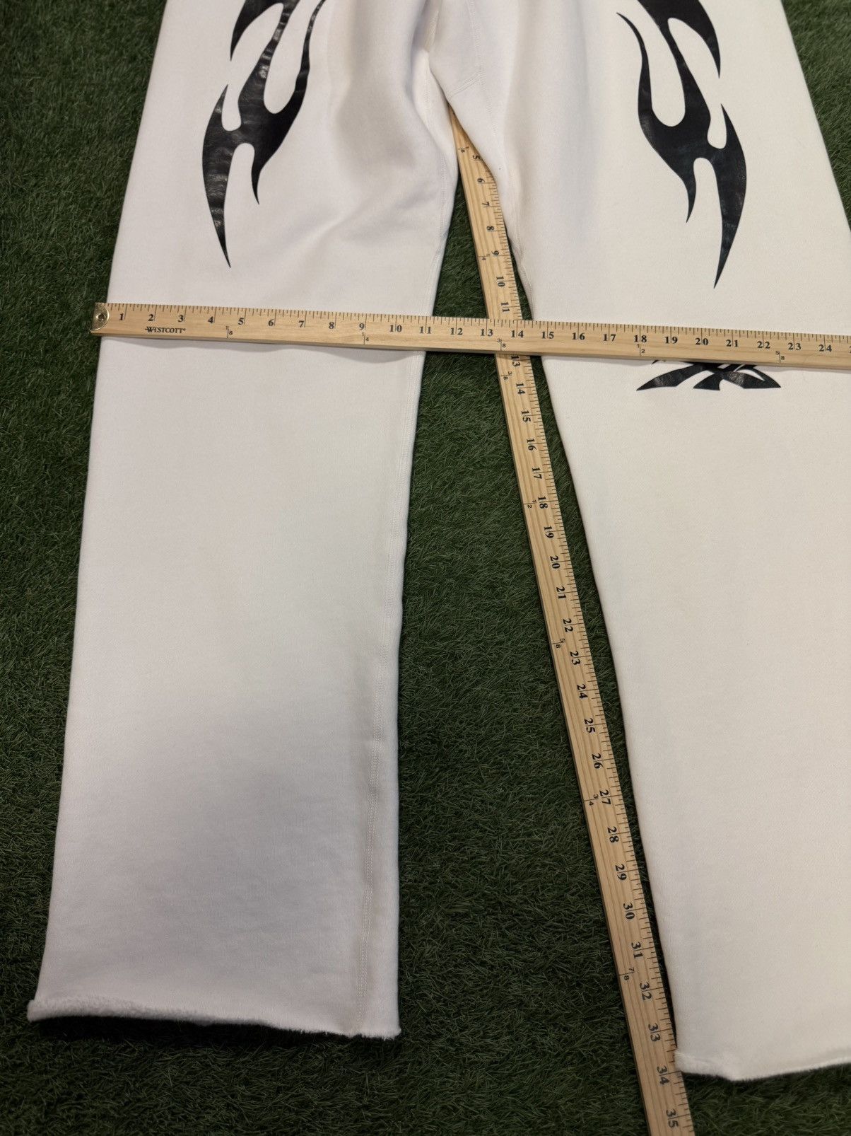 HELLSTAR Hellstar Sweatpants Flame White Black Size XXL (NEW) Size US 36 / EU 52 - 12 Thumbnail