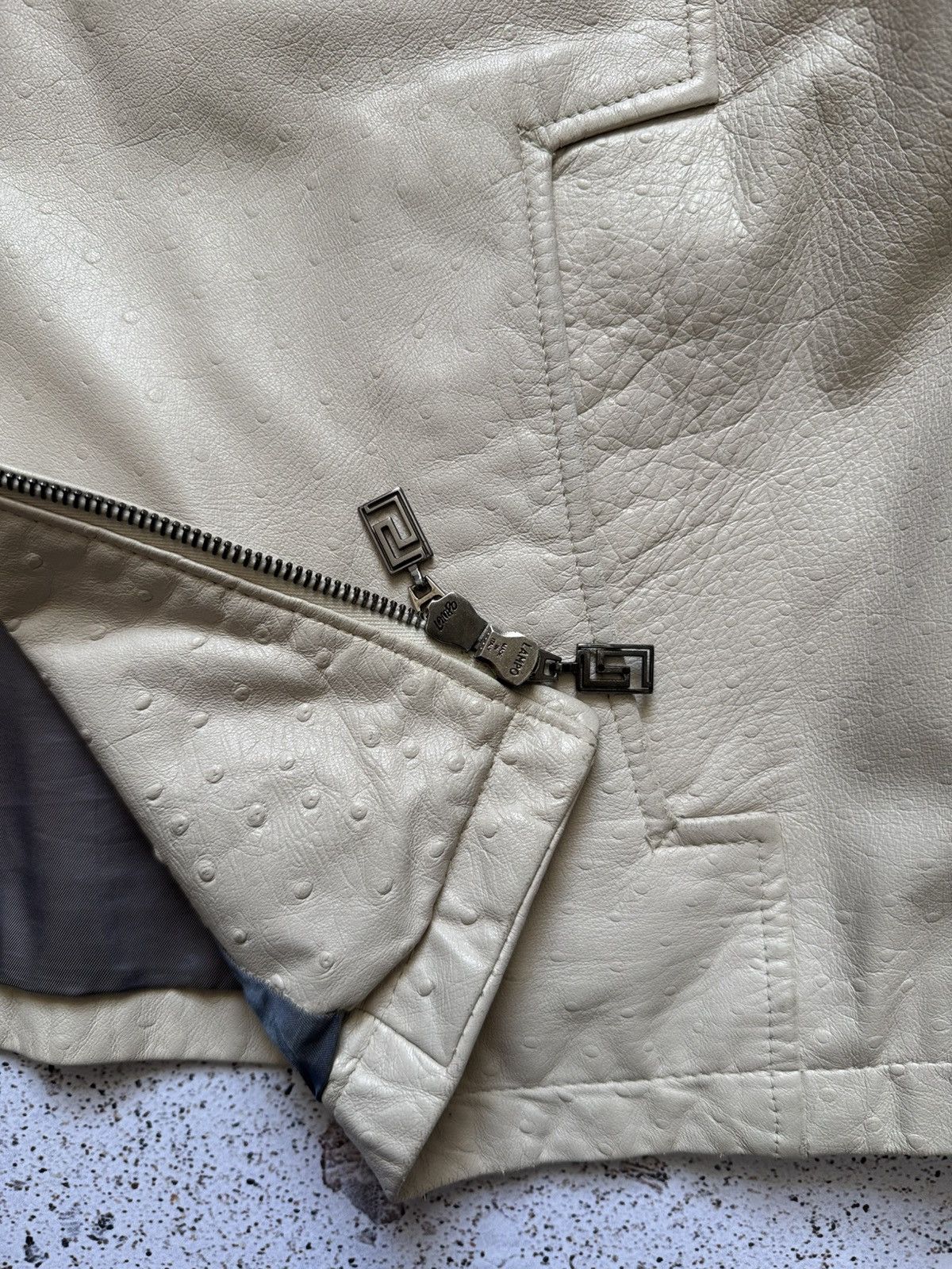 Versace Vintage 90s Versace classic v2 ostrich leather jacket Size US M / EU 48-50 / 2 - 5 Thumbnail