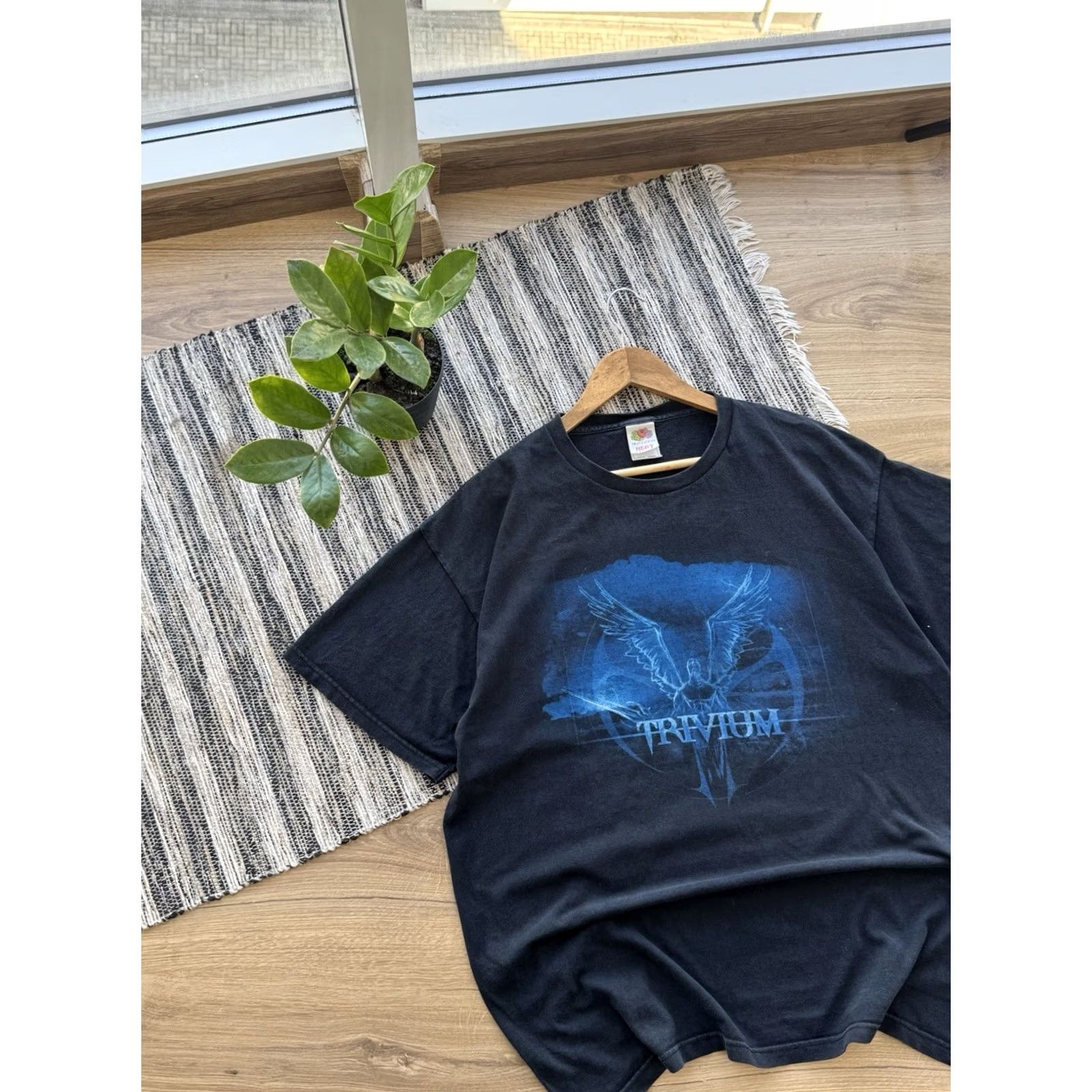 Fruit Of The Loom Trivium Big Logo Graphic Print Vintage Rock Band T shirt L Mens Cotton Black Short Sleeve Size US L / EU 52-54 / 3 - 4 Thumbnail