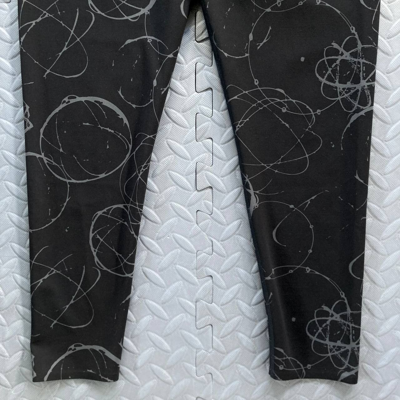 Futura × Uniqlo AIRism Active Seamless Leggings Size 30" / US 8 / IT 44 - 6 Thumbnail