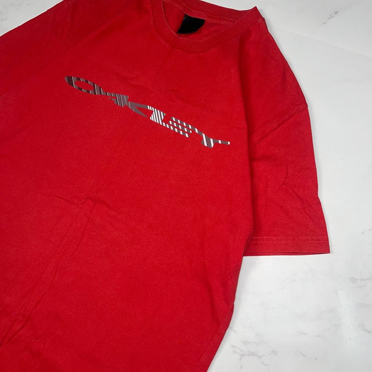 Oakley Oakley Vintage Rare Double-sided printing Tshirt Y2K Sz M Size US M / EU 48-50 / 2 - 3 Thumbnail