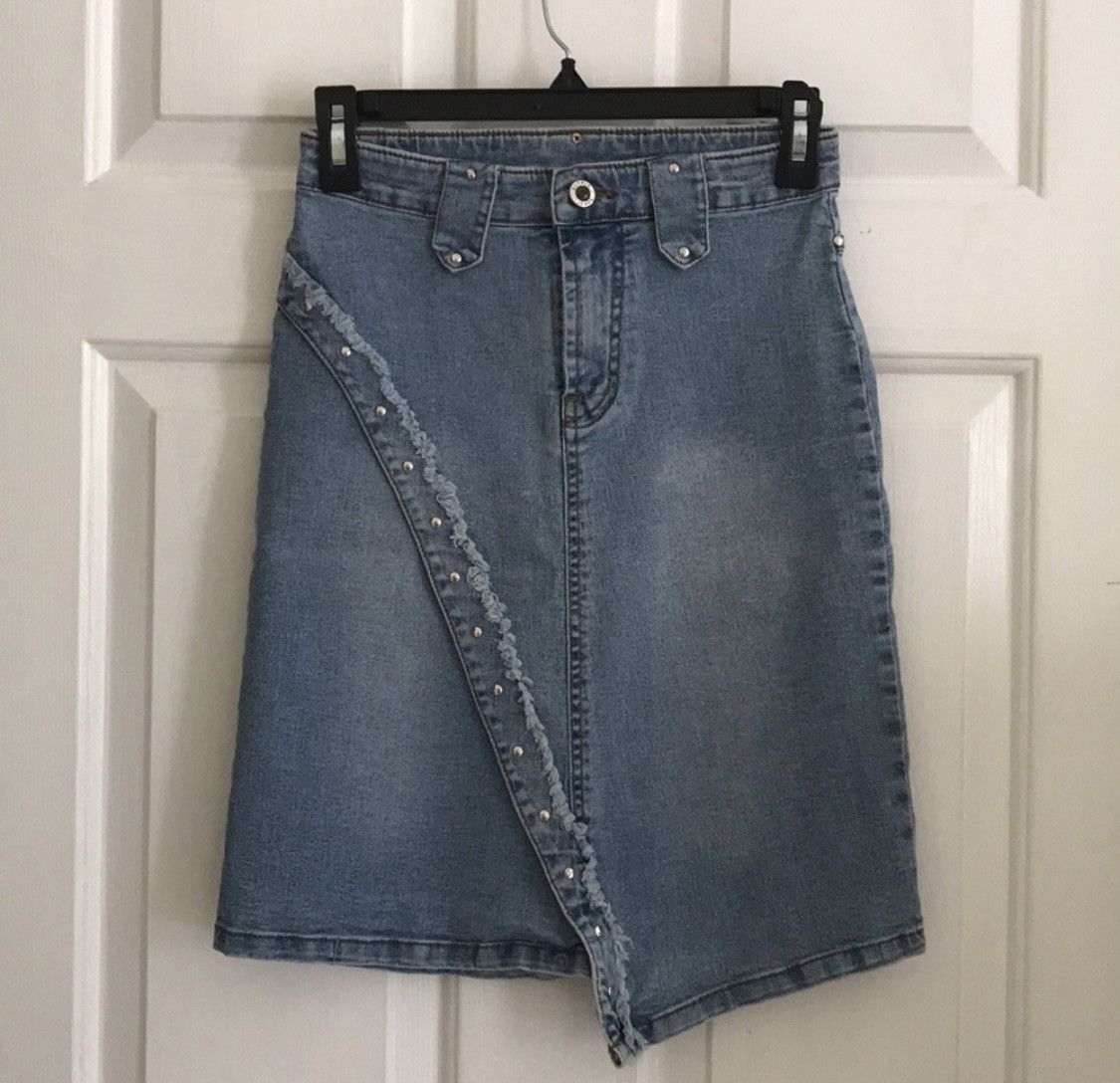 Other HIGH WAISTED BACK SLIT ASYMMETRICAL EMBELLISHED JEAN SKIRT Size 26" / US 2 / IT 38 - 4 Thumbnail