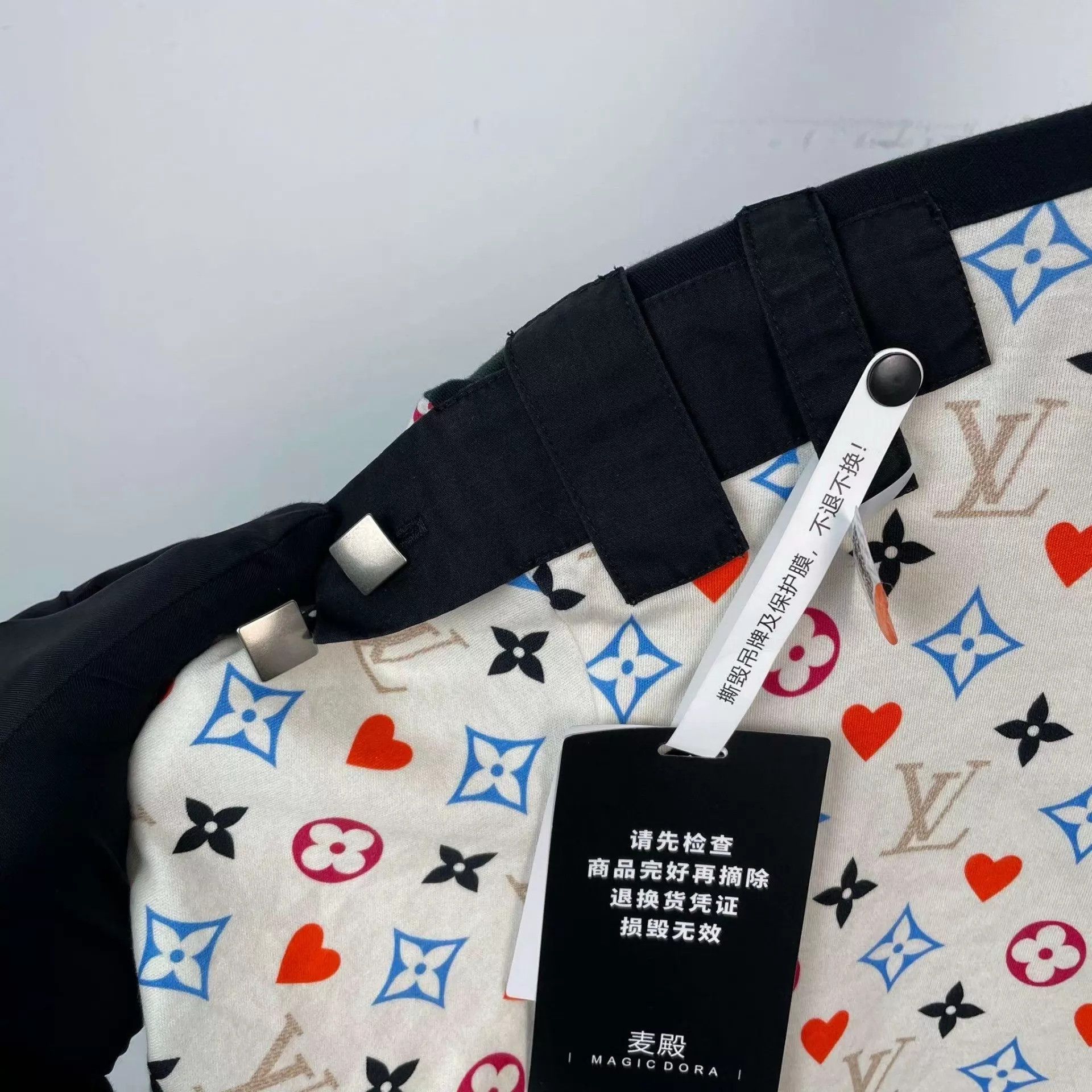 Louis Vuitton LV colorful logo all over print T-shirt XXS Size XXS / US 00 / IT 34 - 9 Thumbnail