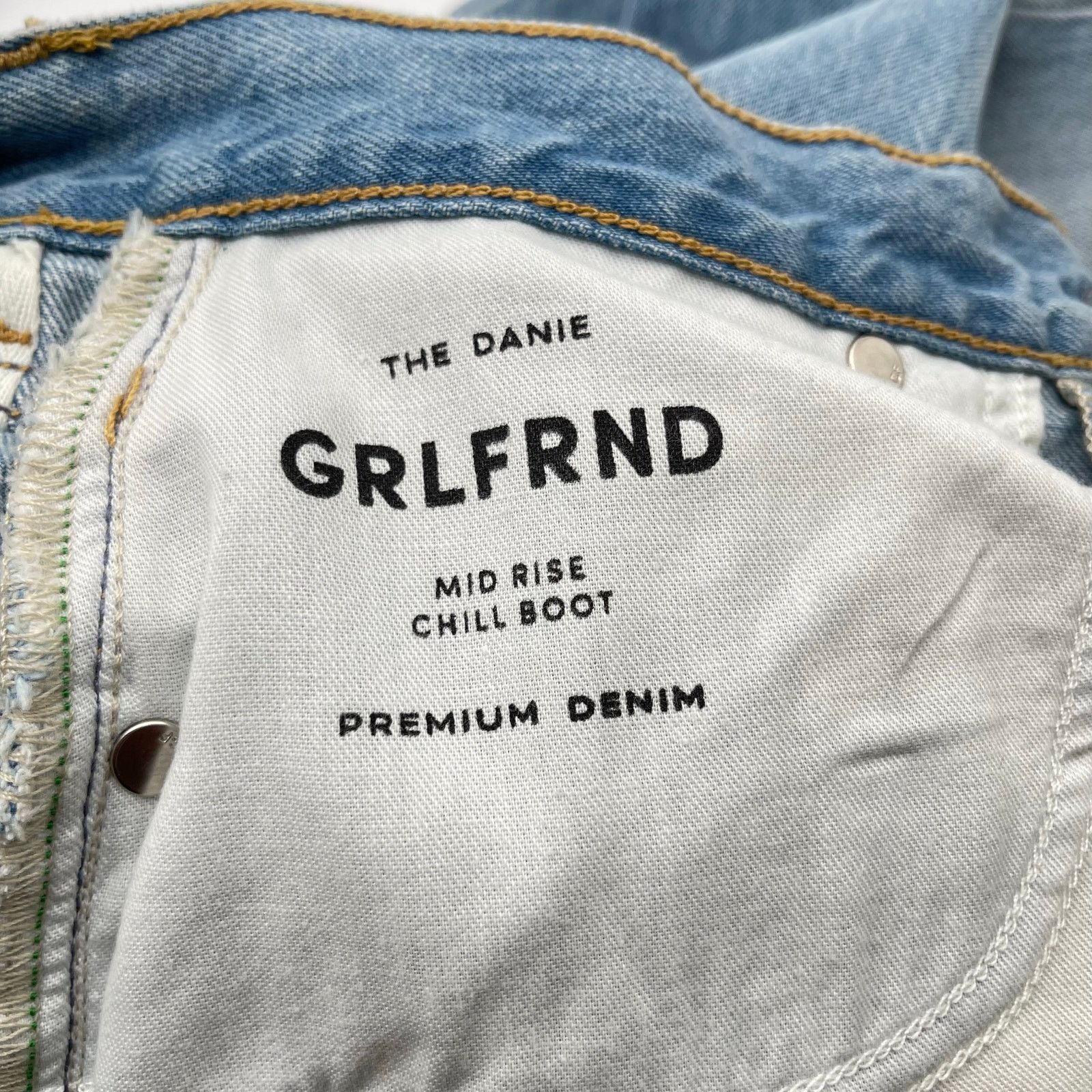 GRLFRND GRLFRND | NWT Danie Mid Rise Boot Jeans in York Blvd 24 Size 24" / US 00 / IT 34 - 12 Thumbnail