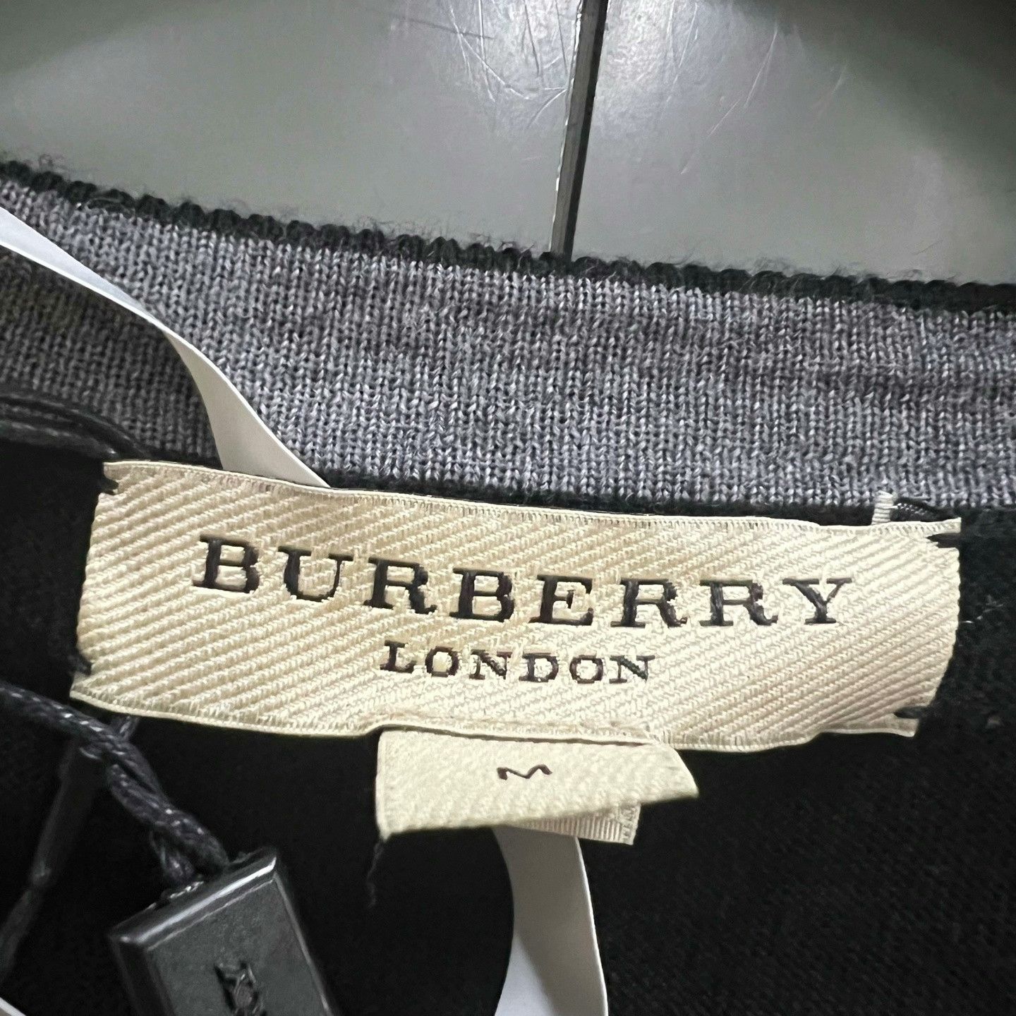 Burberry Burberry Black V-Neck Knit Sweater Size US M / EU 48-50 / 2 - 4 Thumbnail