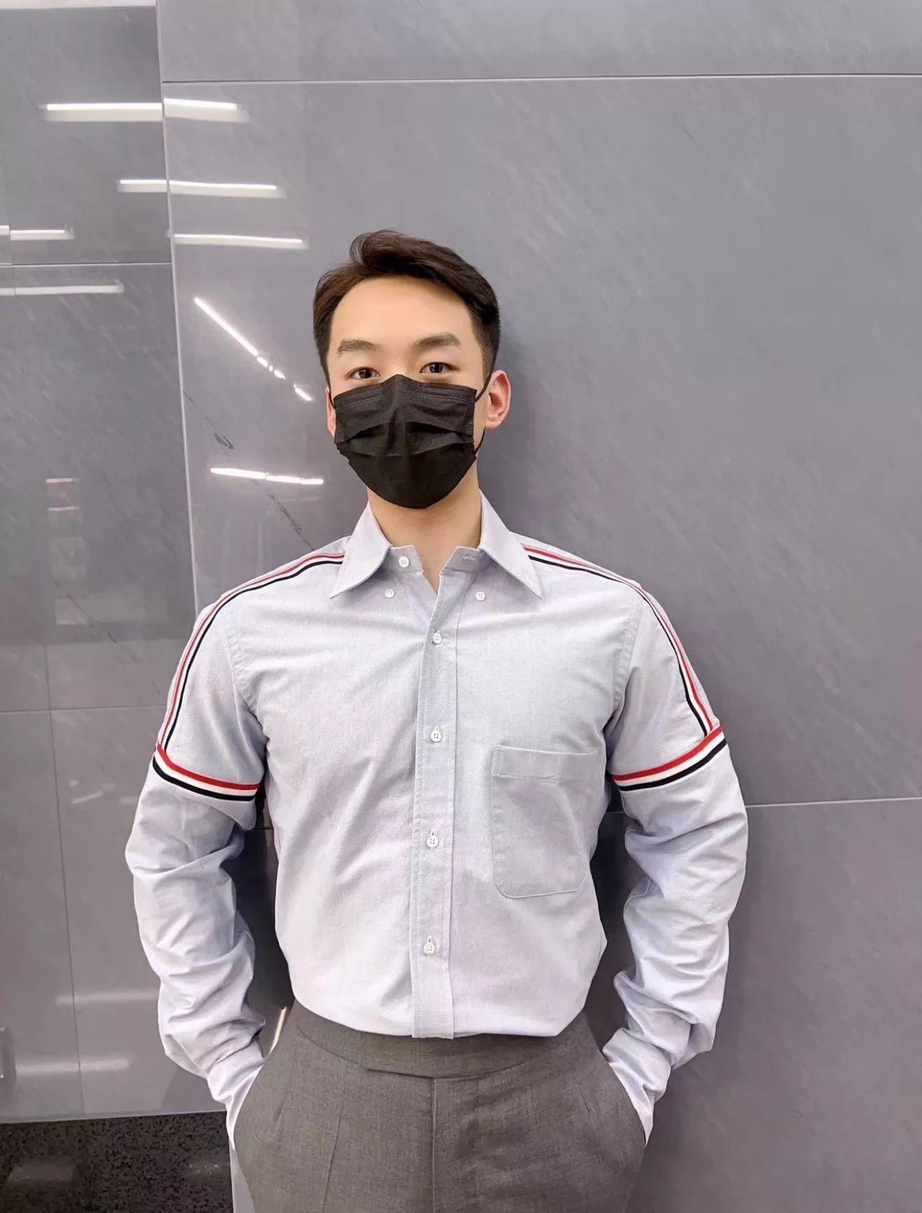 Thom Browne Thom Browne Men's 3-Color Logo Oxford Blue Shirt Size 2 Size US M / EU 48-50 / 2 - 8 Thumbnail