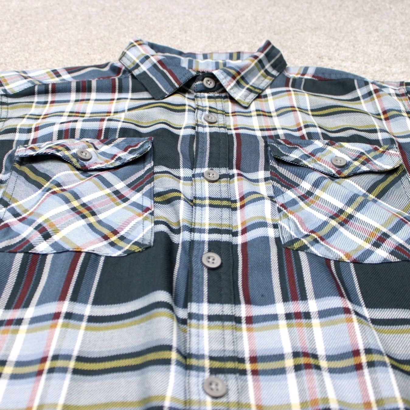 Mountain Hardwear Mountain Hardwear Shirt Mens Large Trekkin Flannel Long Sleeve Button-Up Plaid Green Cotton Polyester Casual Workwear Outdoors Size US L / EU 52-54 / 3 - 5 Thumbnail