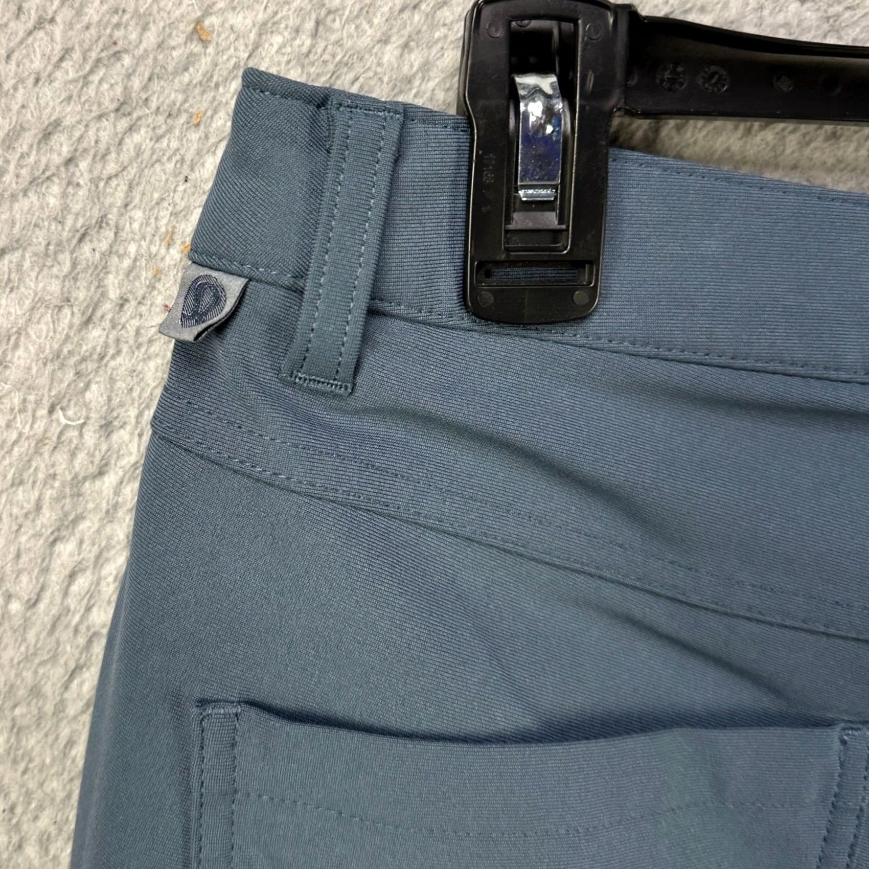 Lululemon Lululemon ABC Pants Chino Golf Mens 34 Blue Performance Stretch 5 Pocket Logo Pants Mens 34 Blue Size US 34 / EU 50 - 5 Thumbnail