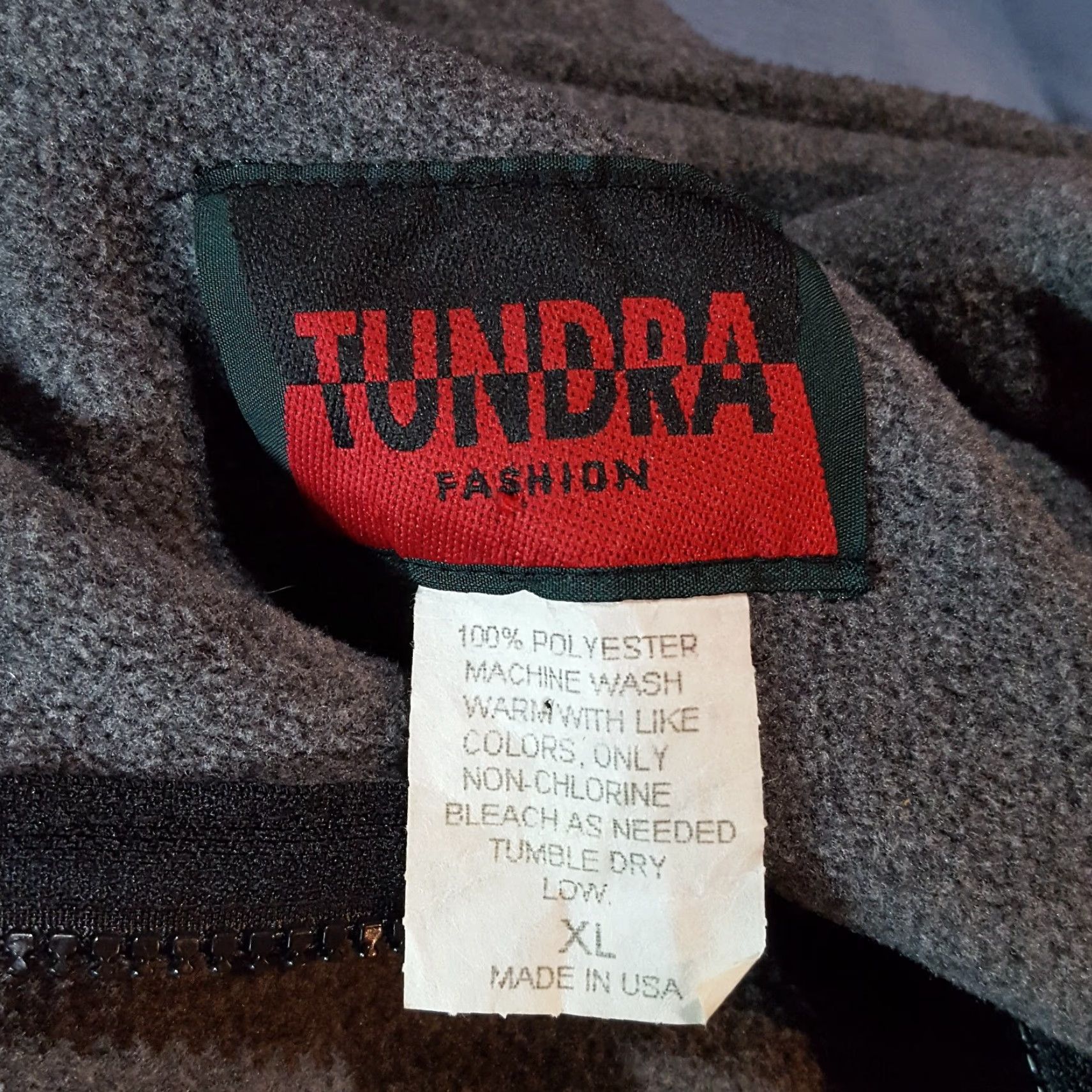Vintage VINTAGE Crown Royal Fleece Jacket Windbreaker Logo Zip Up Gray XL Men Size US XL / EU 56 / 4 - 7 Thumbnail