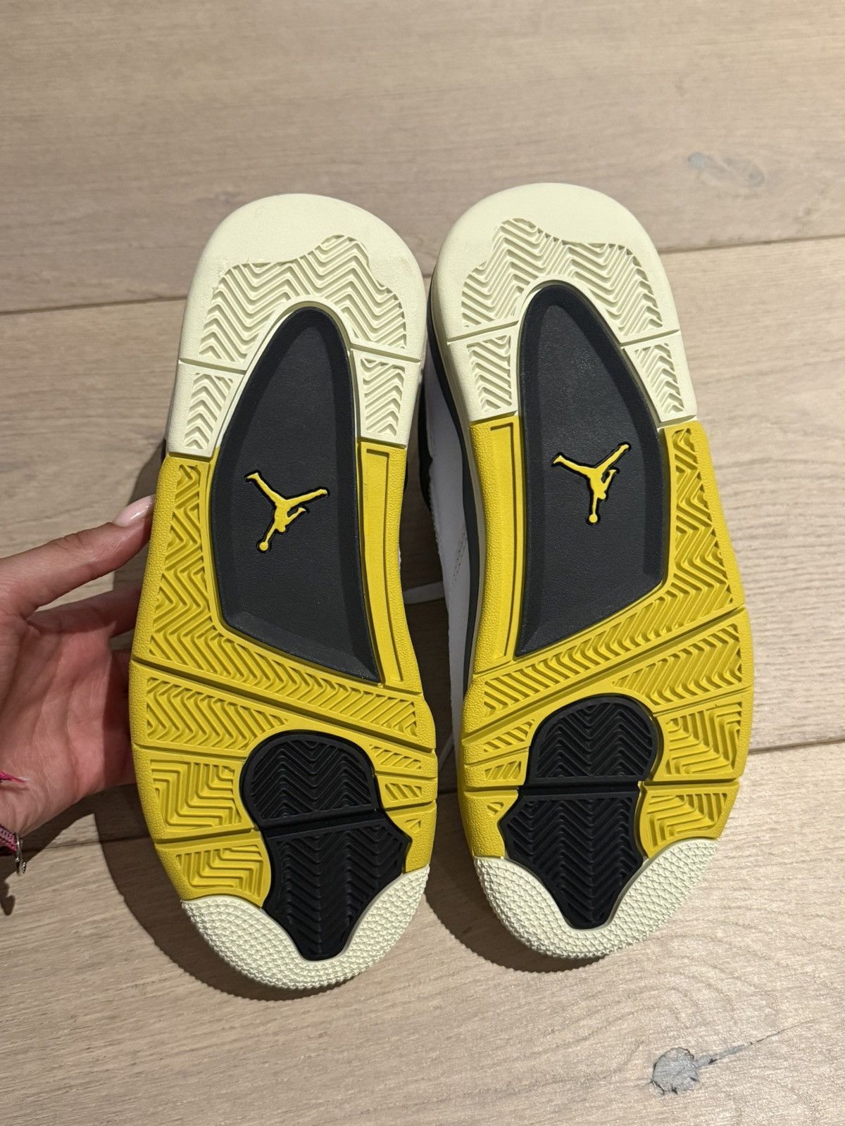 Nike Jordan 4 Size US 6.5 / EU 39-40 - 5 Thumbnail