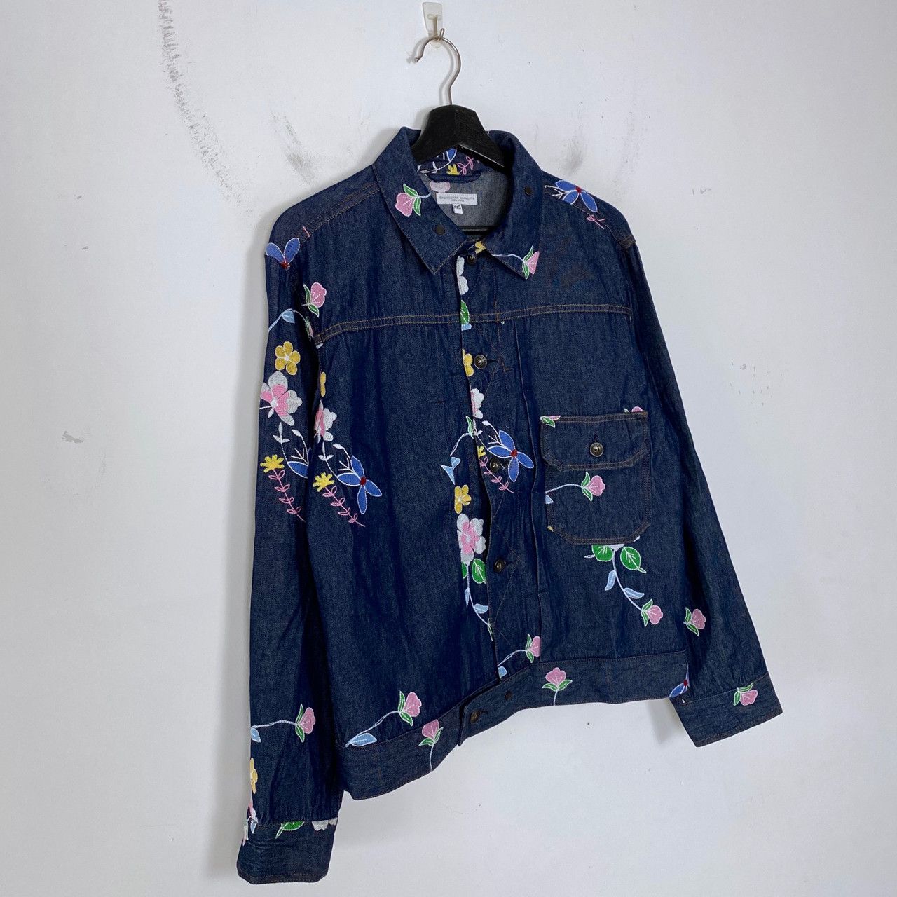 Engineered Garments INDIGO DENIM FLORAL EMBROIDERY TRUCKER JACKET Size US XXS / EU 40 - 3 Thumbnail
