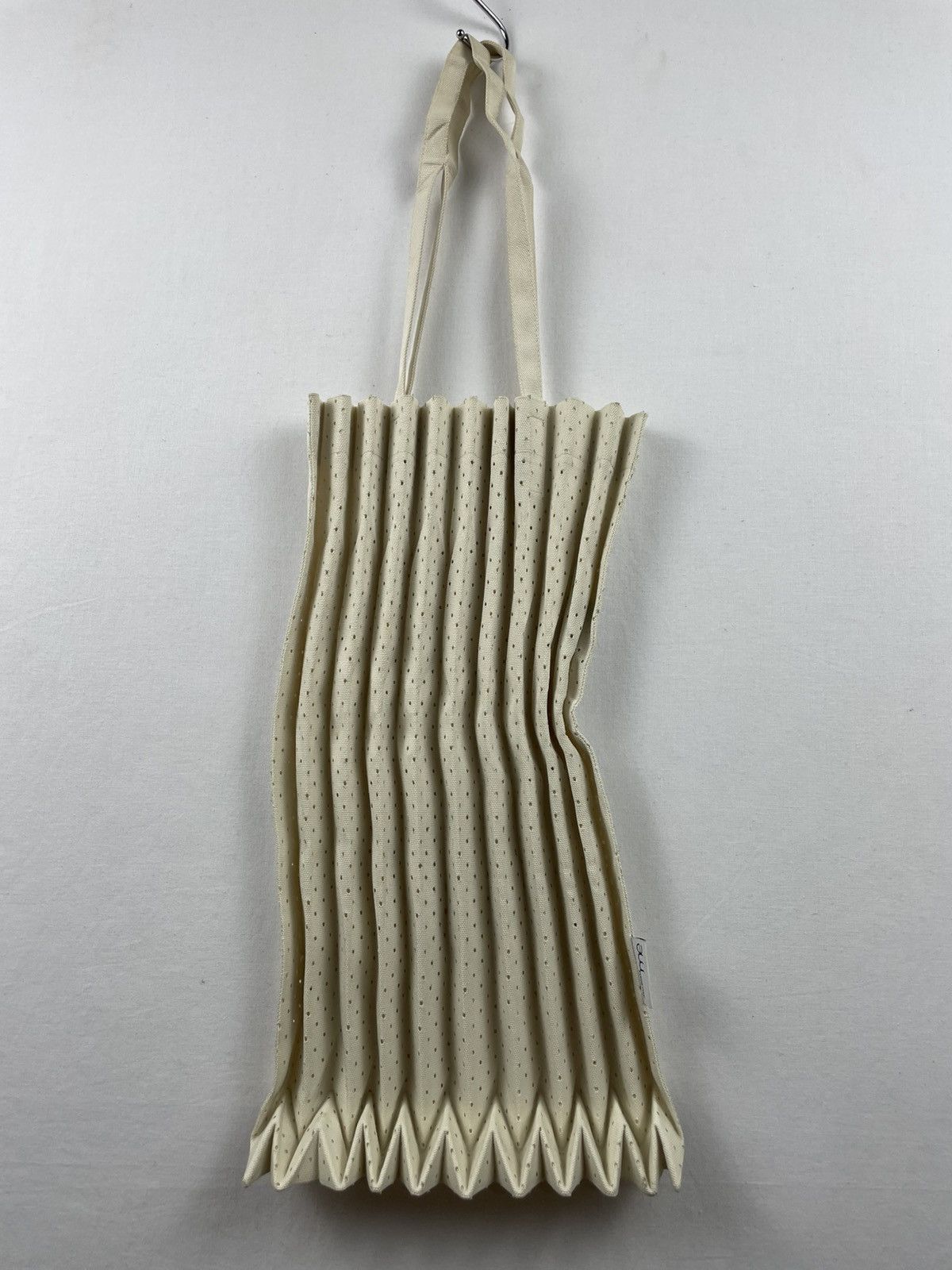 Issey Miyake me ISSEY MIYAKE Recycled Polyester Trunk Pleats Bags Size ONE SIZE - 1 Thumbnail