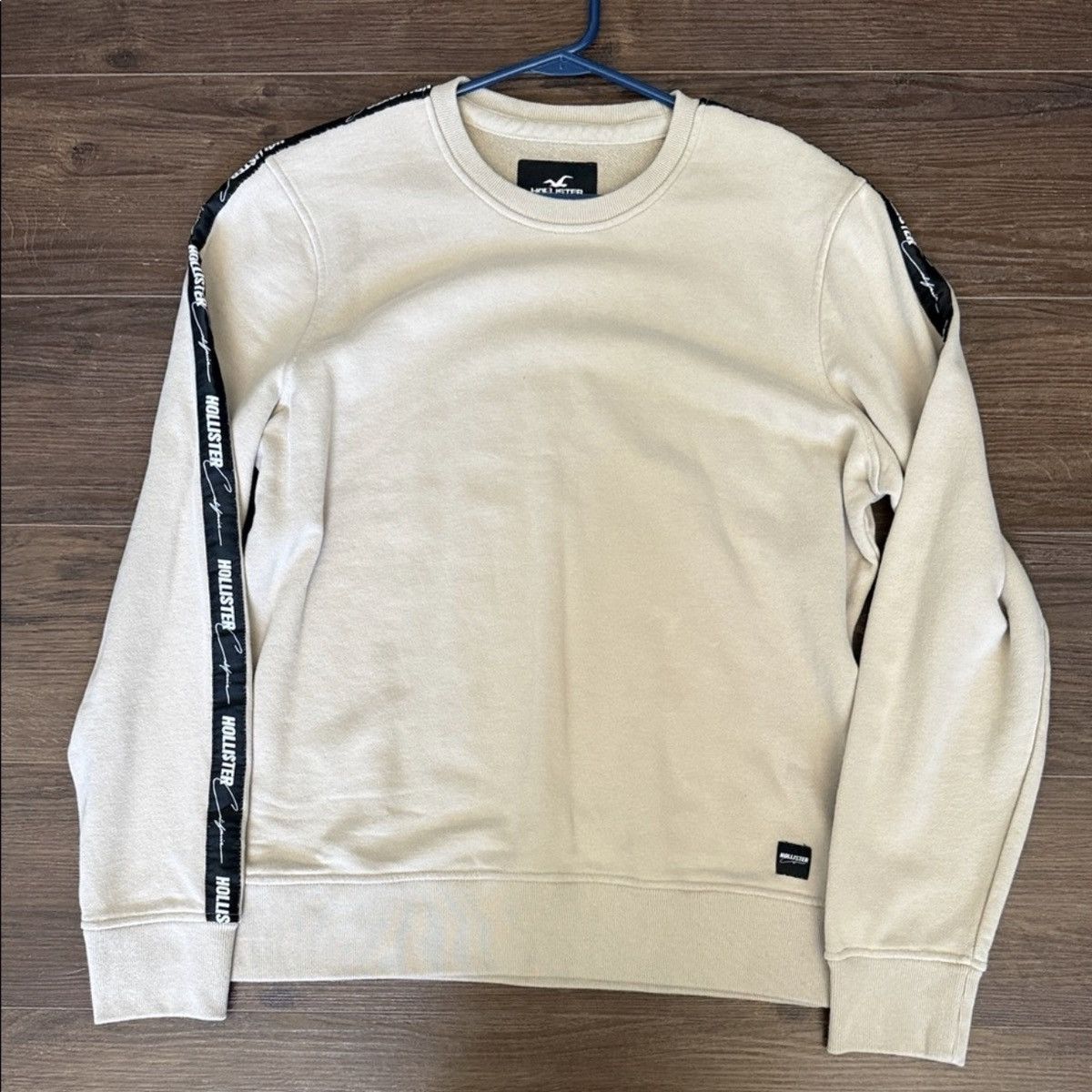 Hollister Hollister Men’s Beige Crewneck Sweatshirt With Black Accents Size US L / EU 52-54 / 3 - 1 Thumbnail