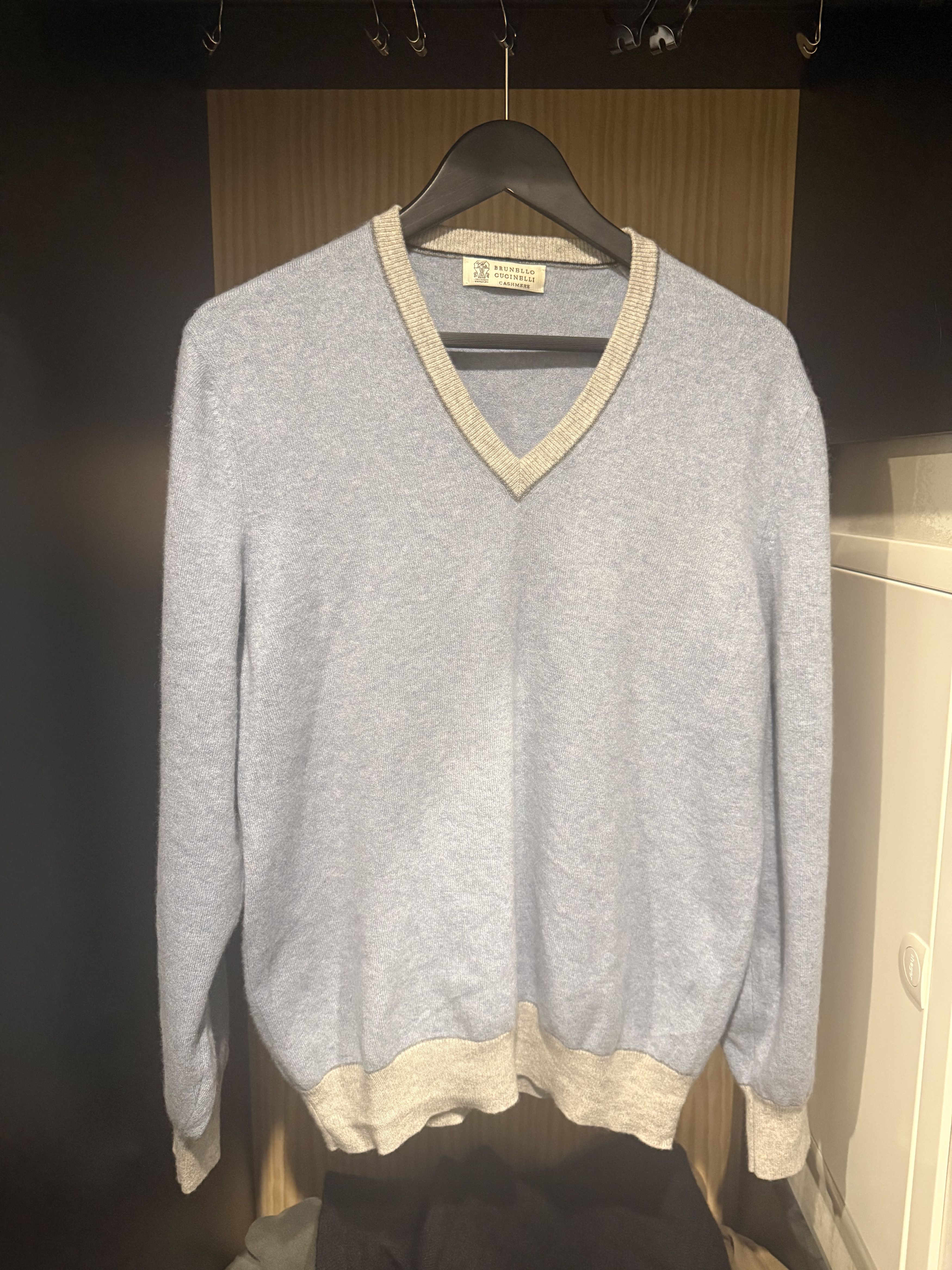 Brunello Cucinelli Brunello Cucinelle Cashmere V-Neck Sweater Size US XL / EU 56 / 4 - 1 Thumbnail