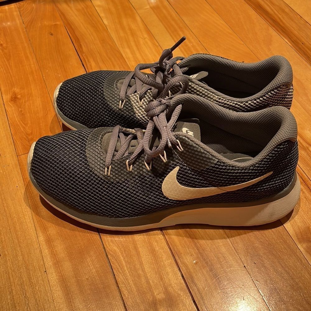 Nike Nike VH2 shades of gray fabric low lace up sneakers. Size 8 Size US 8.5 / IT 38.5 - 2 Thumbnail