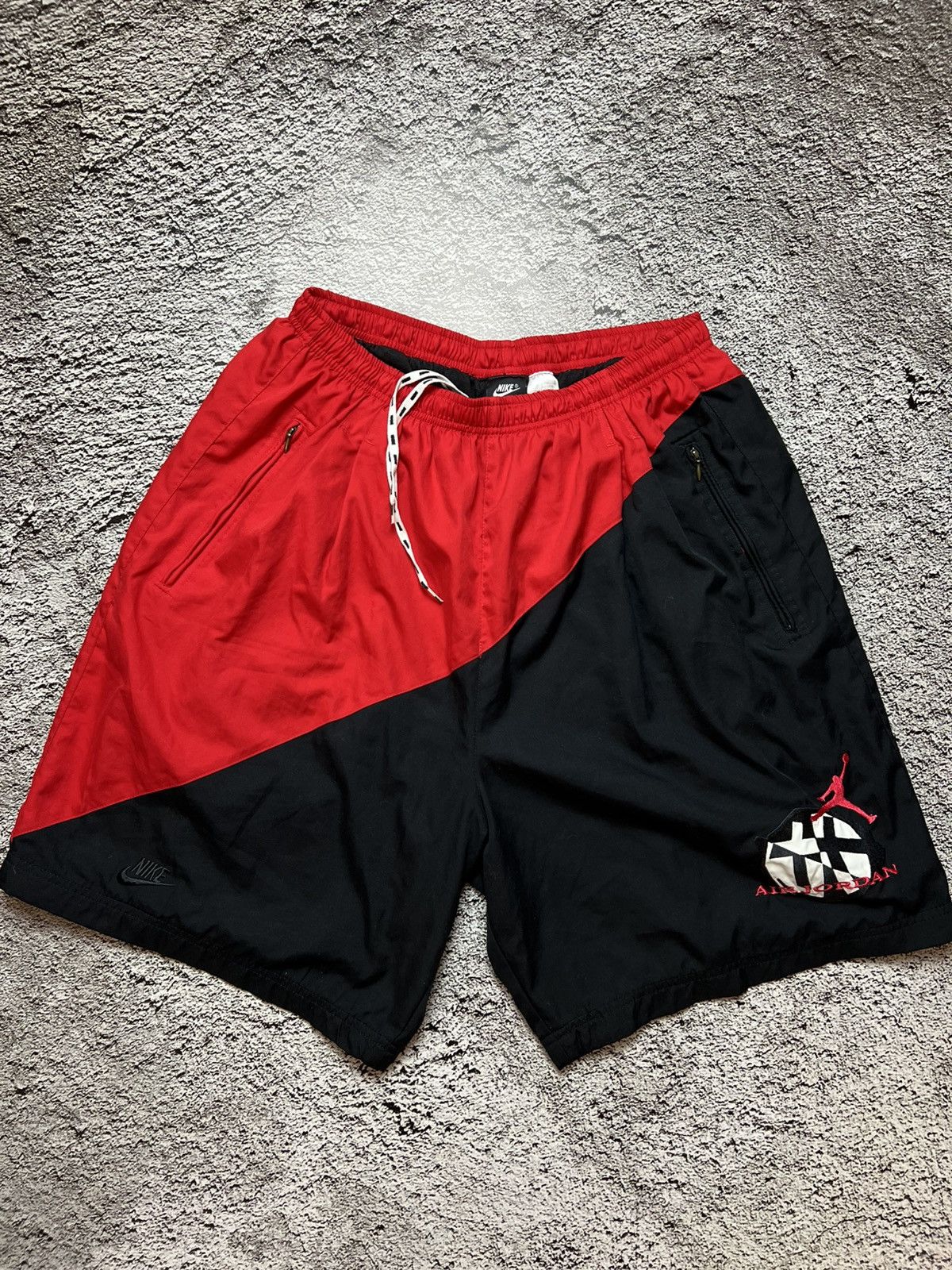 Jordan Brand VTG 90’s Nike air Michael Jordan rare shorts Size US 36 / EU 52 - 1 Thumbnail