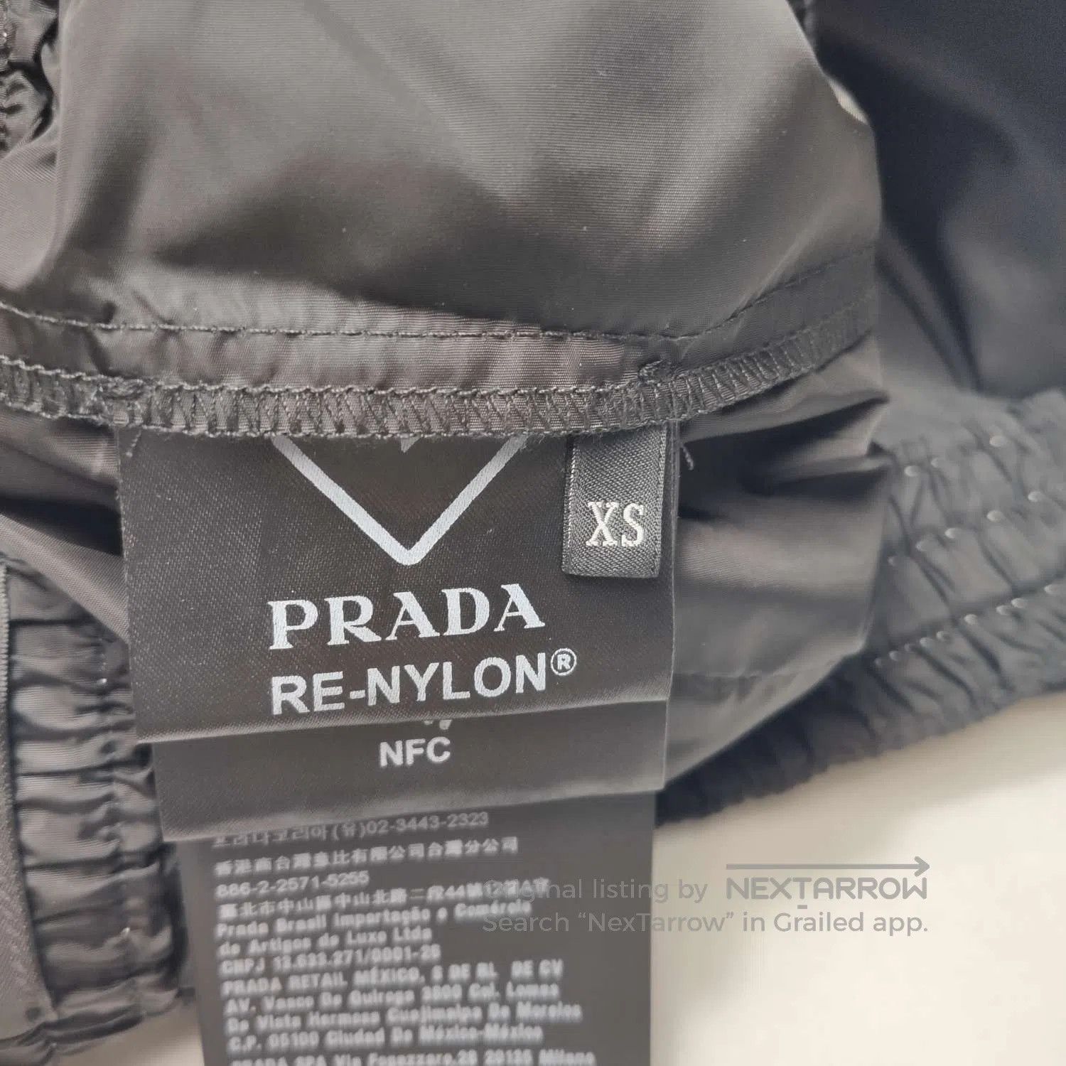 Prada Prada Triangle Logo Short. Size US XS / EU 42 / 0 - 5 Thumbnail