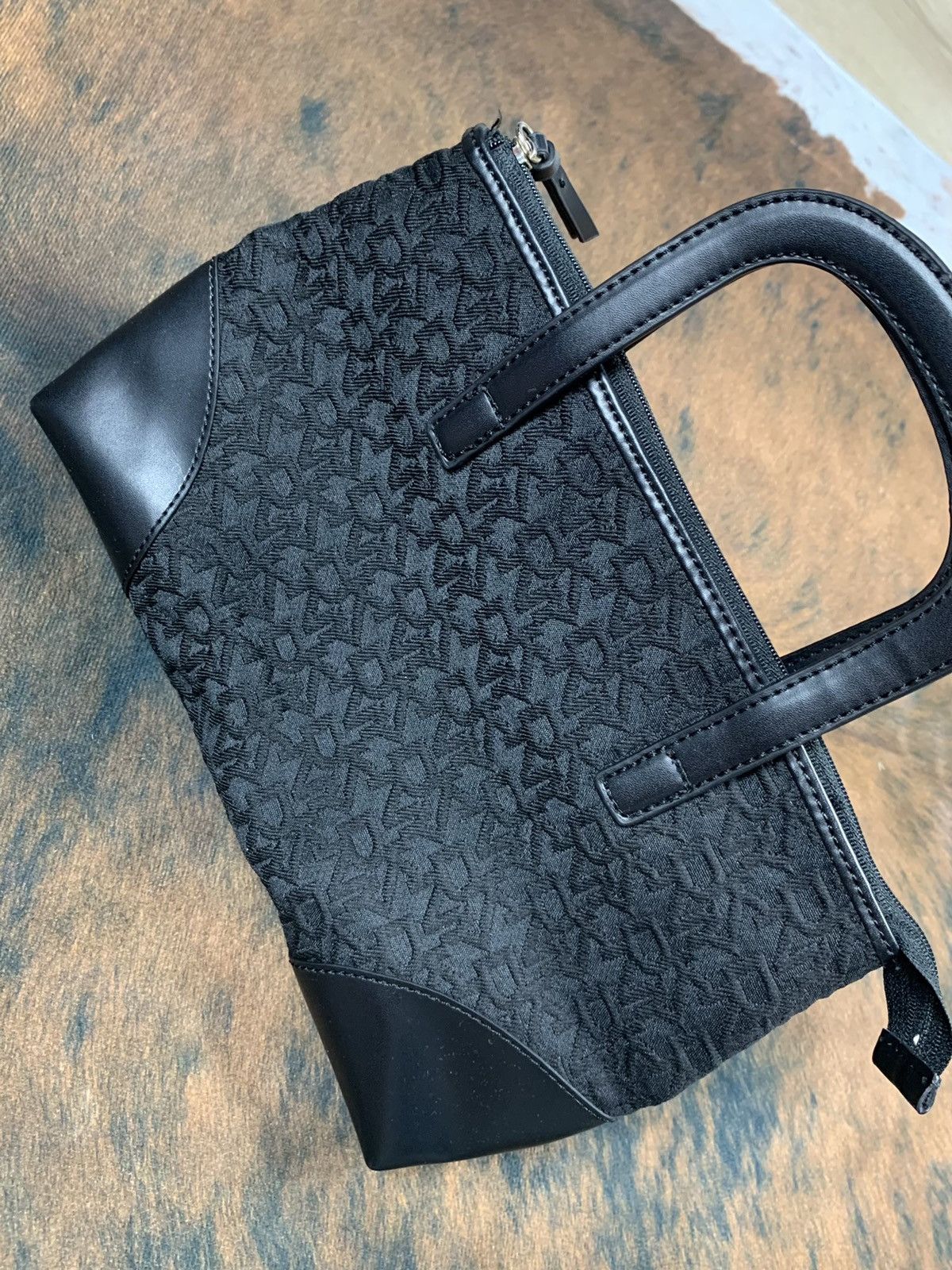DKNY × Vintage DKNY small bag pattern y2k 00’s Size ONE SIZE - 1 Thumbnail
