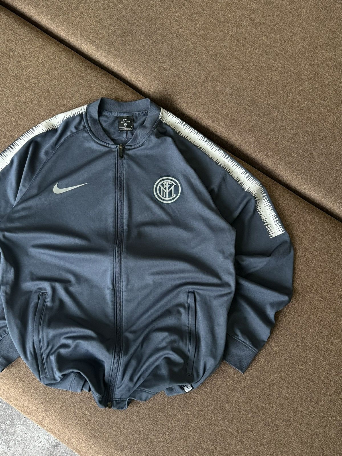 Nike Nike Inter Milan reflective jacket hoodie vintage style Size US M / EU 48-50 / 2 - 5 Thumbnail