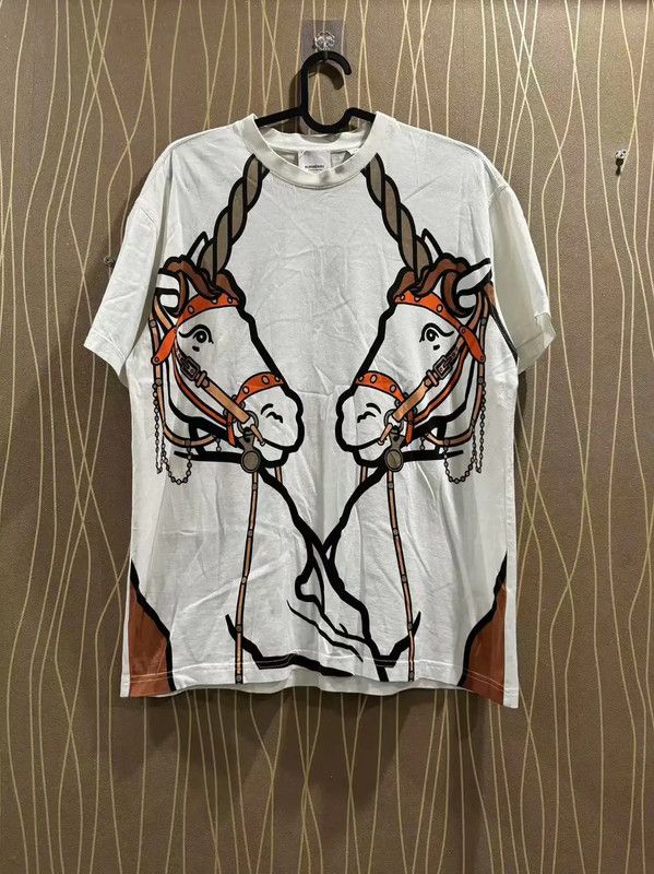 Burberry Burberry White Cotton T-Shirt with Horse Print Size XS / US 0-2 / IT 36-38 - 1 Thumbnail