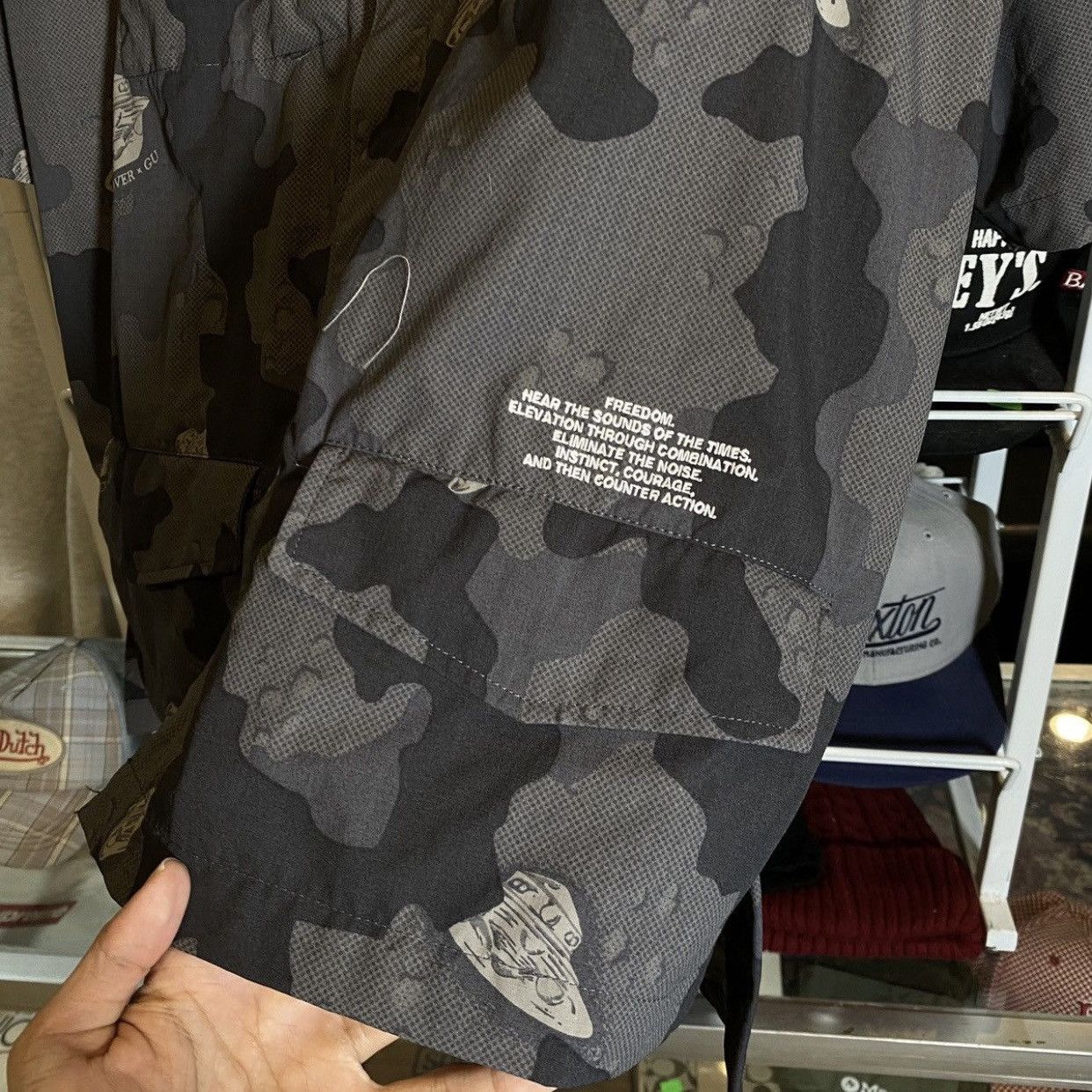 GU × Undercover GU × UNDERCOVER UFO Oversized Short Sleeve Fatigue Shirt XXL Size US XL / EU 56 / 4 - 5 Thumbnail