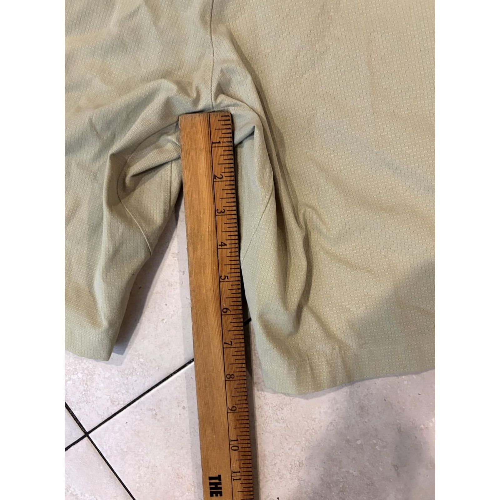 Lululemon Lululemon Shorts Mens 33 Beige ABC Commission Lightweight Golf Athletic Ripstop Regular Inseam 9in Mens Size US 33 - 7 Thumbnail
