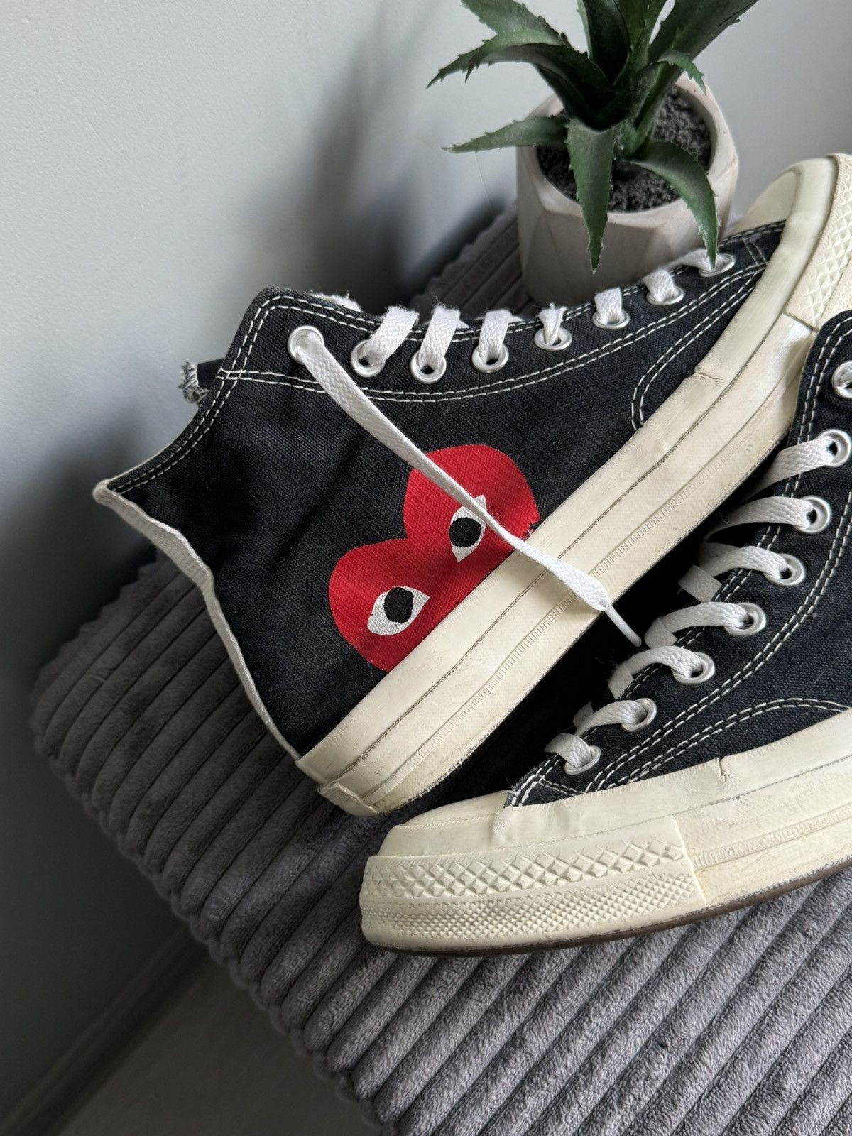 Comme des Garcons PLAY × Converse Converse x Comme des Garcons Play Sneakers Size US 7 / EU 40 - 3 Thumbnail