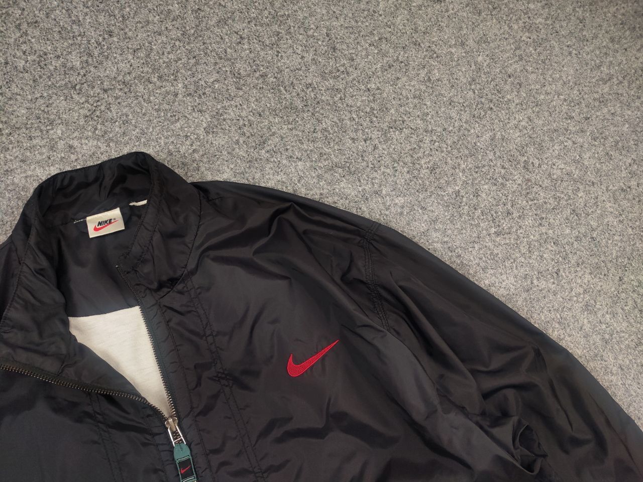 Nike Vintage 90's NIke Inc USa Track Top Zip Nylon Jacket Retro Size US L / EU 52-54 / 3 - 5 Thumbnail