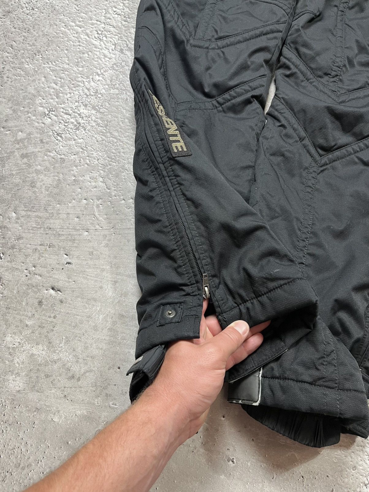 Descente × Vintage Vintage Descente Ski Pants Men’s L Black Technical Trousers Size US 28 / EU 44 - 5 Thumbnail