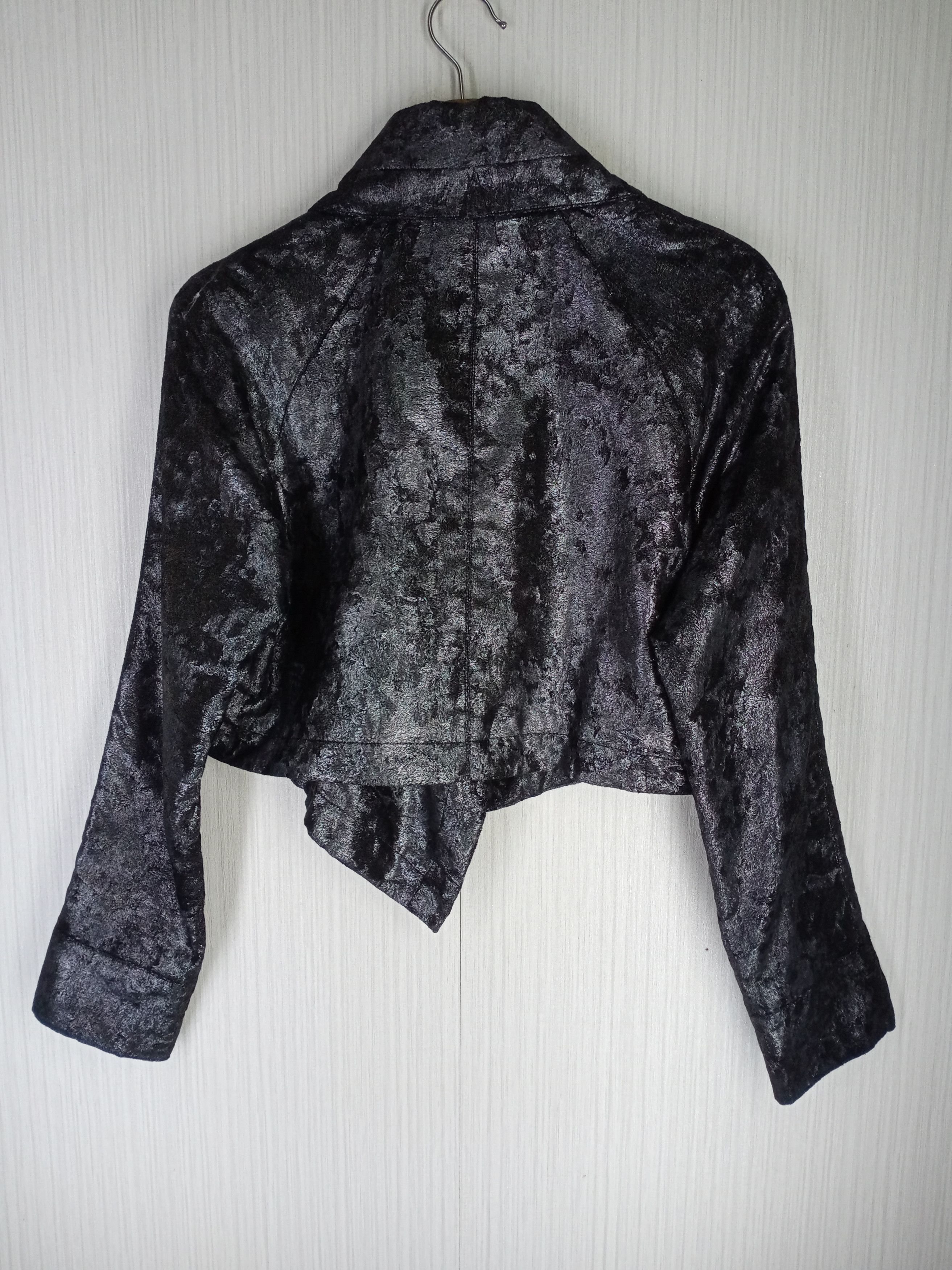 Karl Lagerfeld Rare Vintage Karl Lagerfeld Velvet Cropped Coat Jacket Size M / US 6-8 / IT 42-44 - 4 Thumbnail