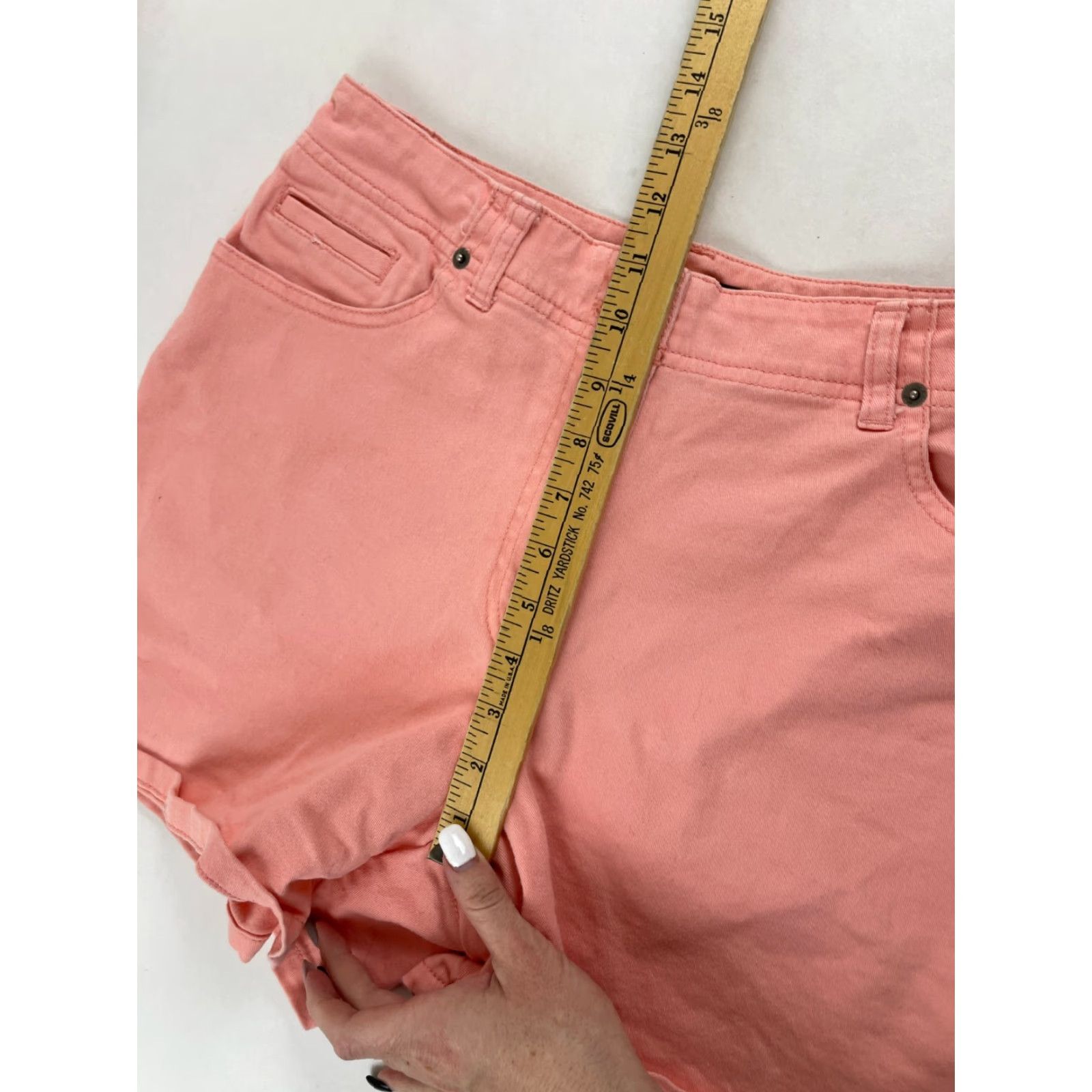 Vintage St. John's Bay Shorts Women's 10 Pink Denim Stretch Pockets Double Buttons Regular Fit Flat Front Casual Modern Women Size 32" / US 10 / IT 46 - 5 Thumbnail