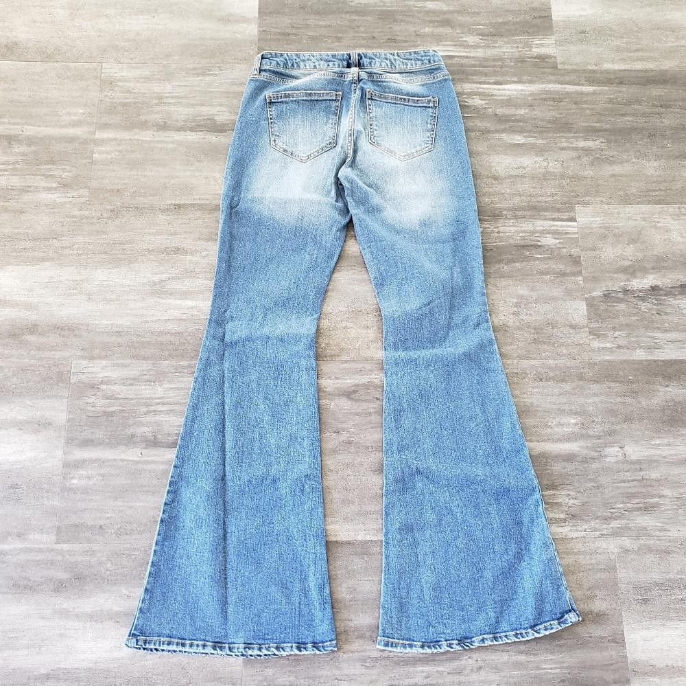 Fashion Nova Denim Classic Fashion Nova Flare Jean Size 30" / US 8 / IT 44 - 2 Thumbnail