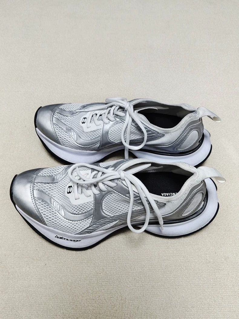 Balenciaga Balenciaga 24fw Circuit Round Toe Lace Up Low Top Shoes 250 Size US 8 / EU 41 - 1 Thumbnail