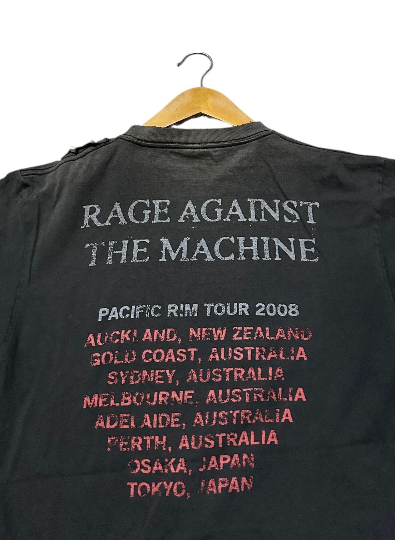 Band Tees Thrash vintage Rage against the machine pasific rim tour 08 Size US M / EU 48-50 / 2 - 7 Thumbnail