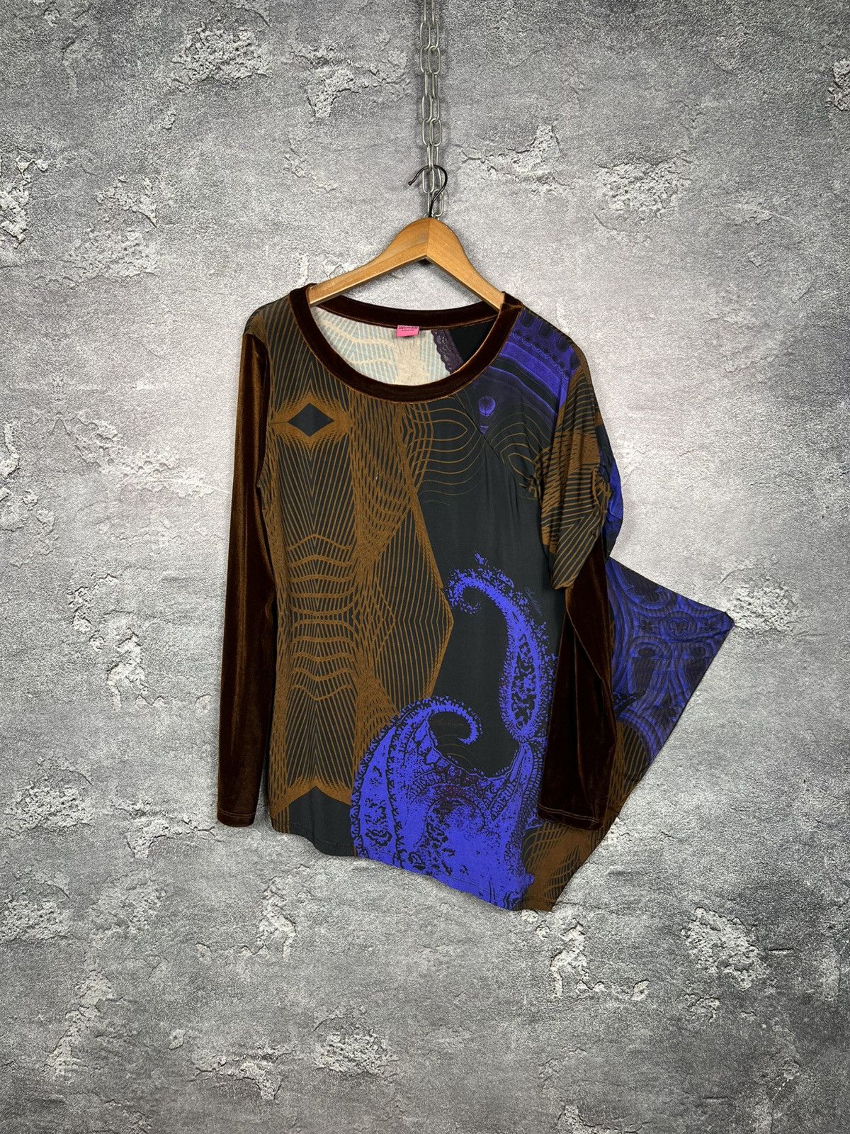 Desigual Save the Queen Asymmetric Velvet Sleeve Jumper Top Size XL / US 12-14 / IT 48-50 - 1 Thumbnail