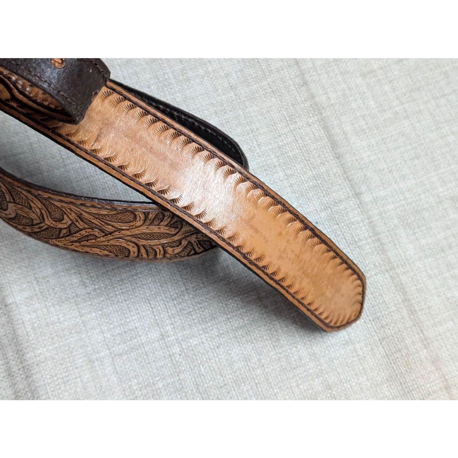 Vintage VINTAGE leather belt Ranger western 36 brown Tooled belt buckle Cowboys Ranger Western Mens 36 Brown Leather belt Size 36 - 4 Thumbnail