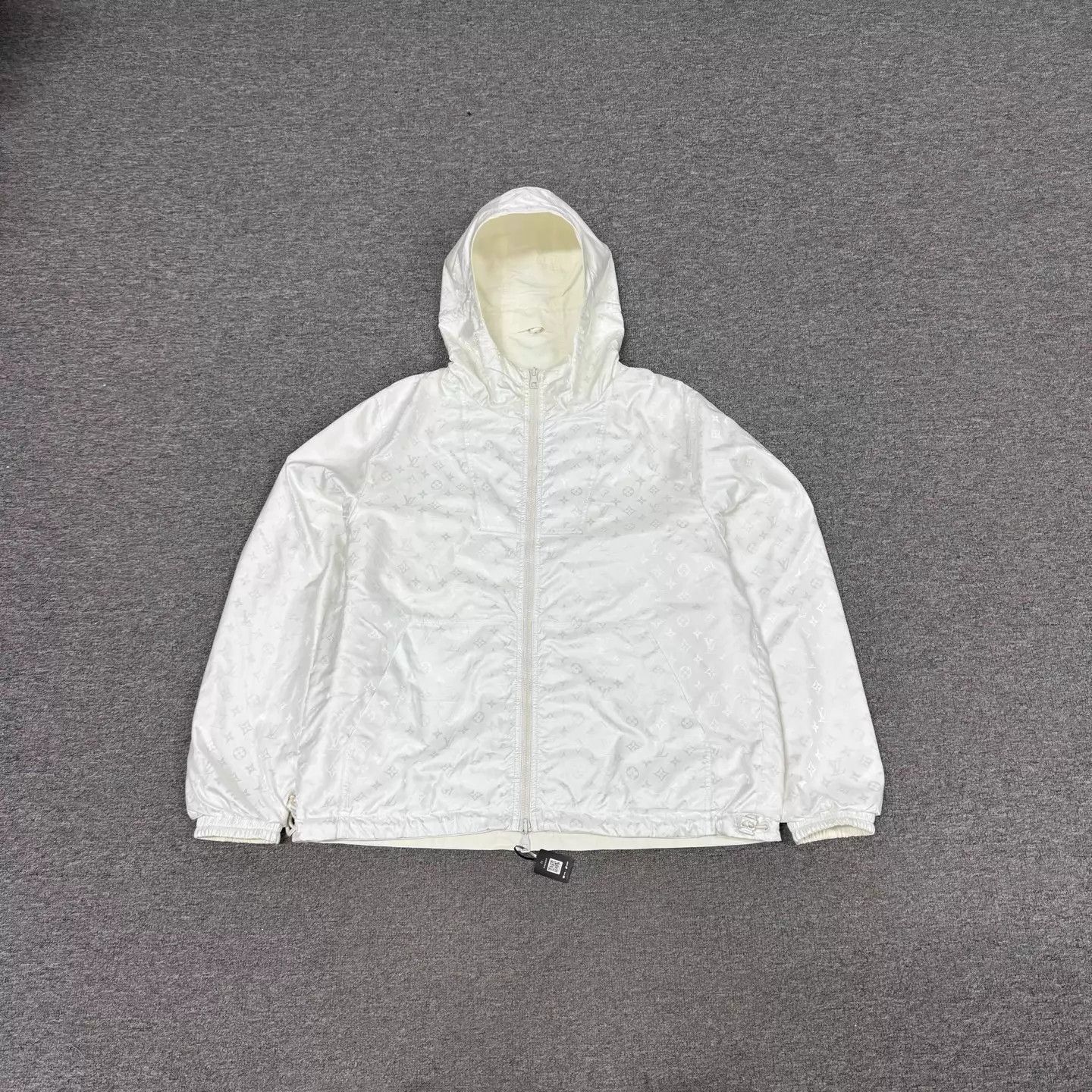 Louis Vuitton LV double-sided Monogram white hooded jacket size52 Size US L / EU 52-54 / 3 - 1 Thumbnail