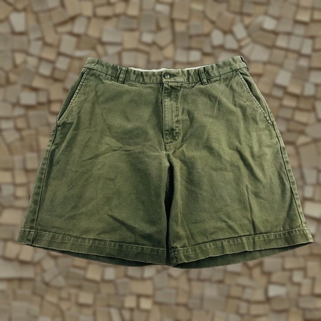 Izod IZOD Dress Shorts Mens 36 Green Flat Front Chino Cotton Blend Casual Regular Size 36 Web Mens Size US 36 / EU 52 - 1 Thumbnail