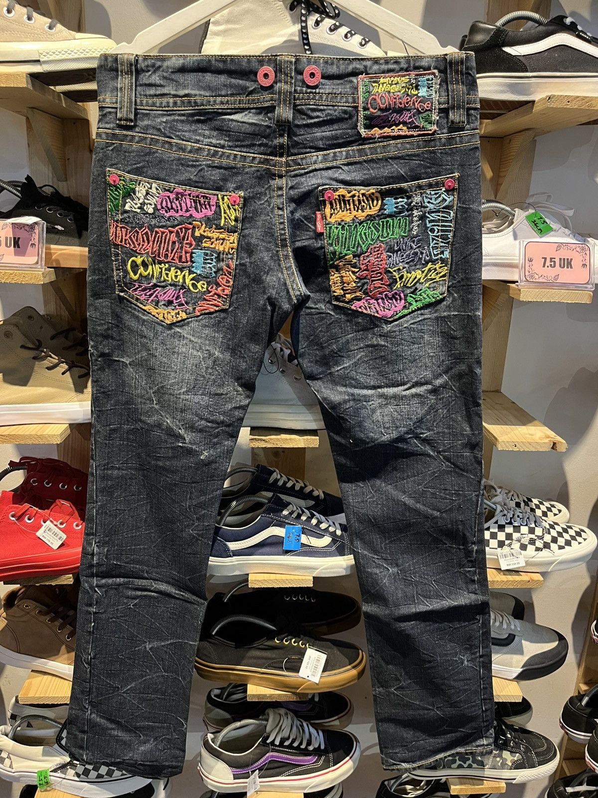 JEANS CONFIDENCE