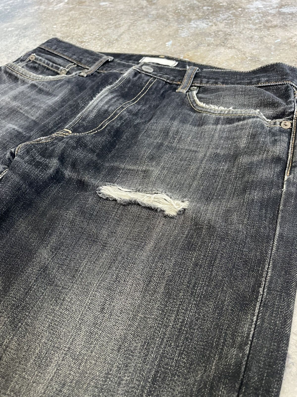 Japanese Brand Vintage Japanese Brand Faded Denim Jeans Pants Size US 30 / EU 46 - 2 Thumbnail