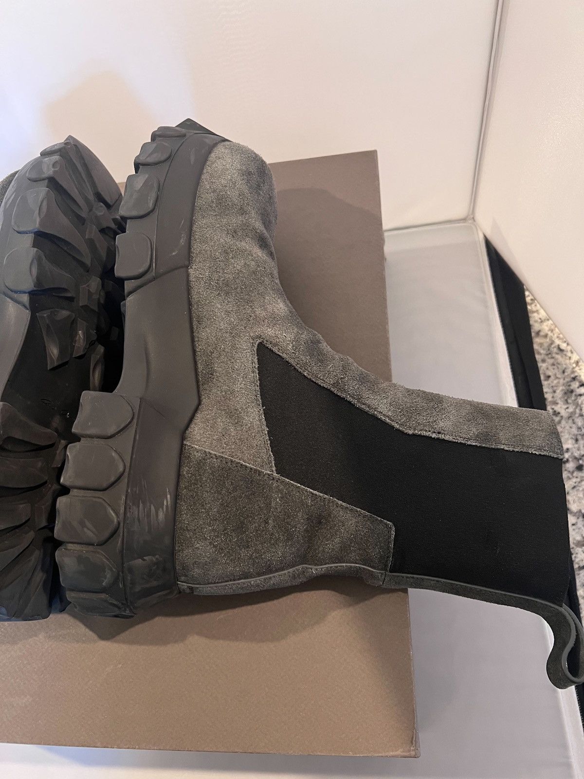 Rick Owens Rick Owens Grey Suede Beatle Bozo Tractor boots Size US 10.5 / EU 43-44 - 7 Thumbnail