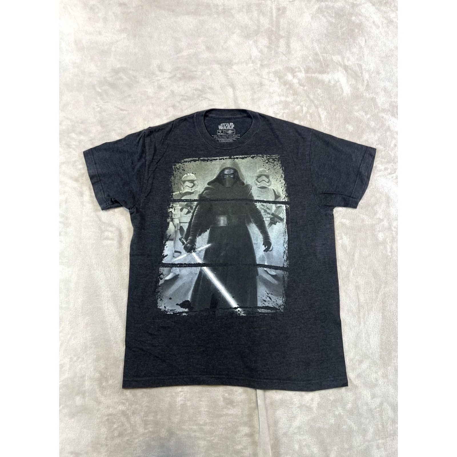 Star Wars Star Wars Kylo Ren/Troopers Graphic T-Shirt Gray Men’s Medium Black Graphic Tee Shirt Tee Short Sleeve Crew Neck Printed Logo Space 90s? Size US M / EU 48-50 / 2 - 2 Thumbnail