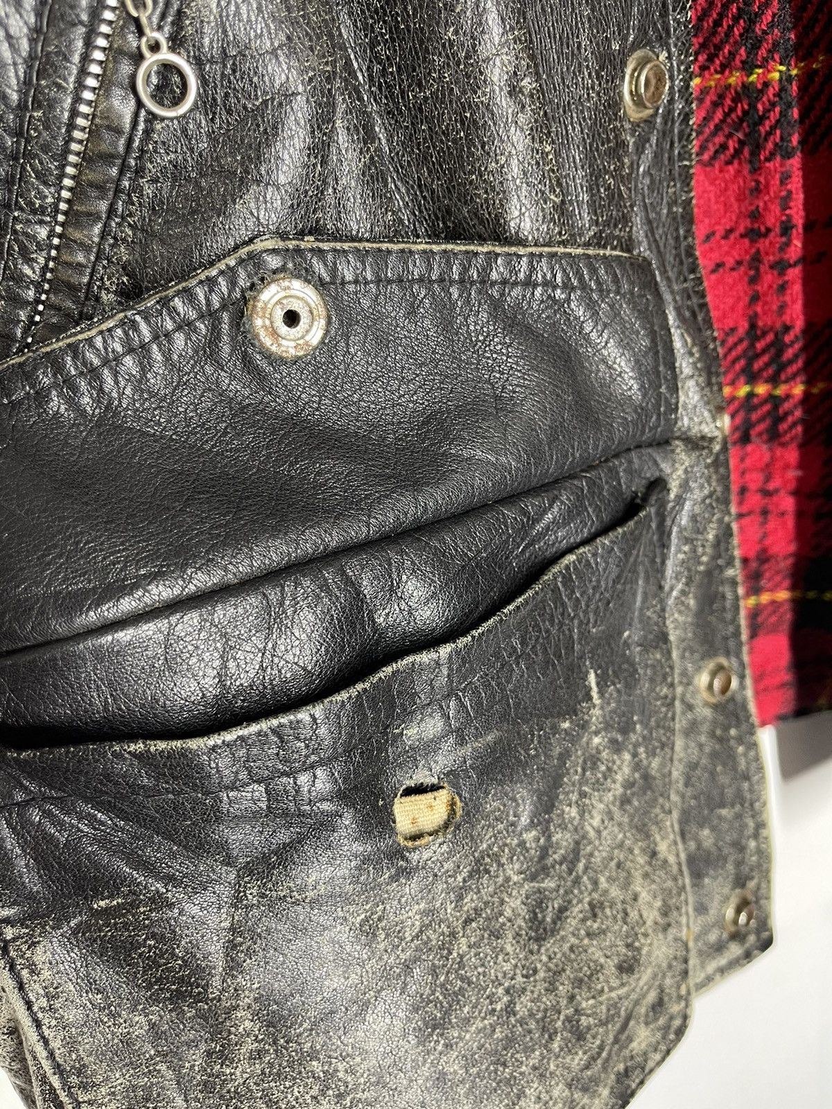 Japanese Brand VINTAGE OSAKA ISHII LEATHER VEST DISTRESSED Size US M / EU 48-50 / 2 - 6 Thumbnail